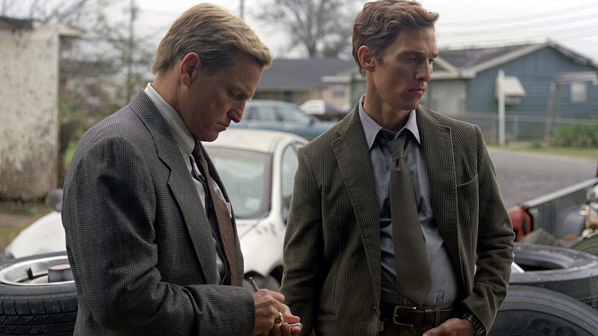 People 1920x1080 True Detective TV series film stills Matthew McConaughey Woody Harrelson actor men suit and tie street car house two men