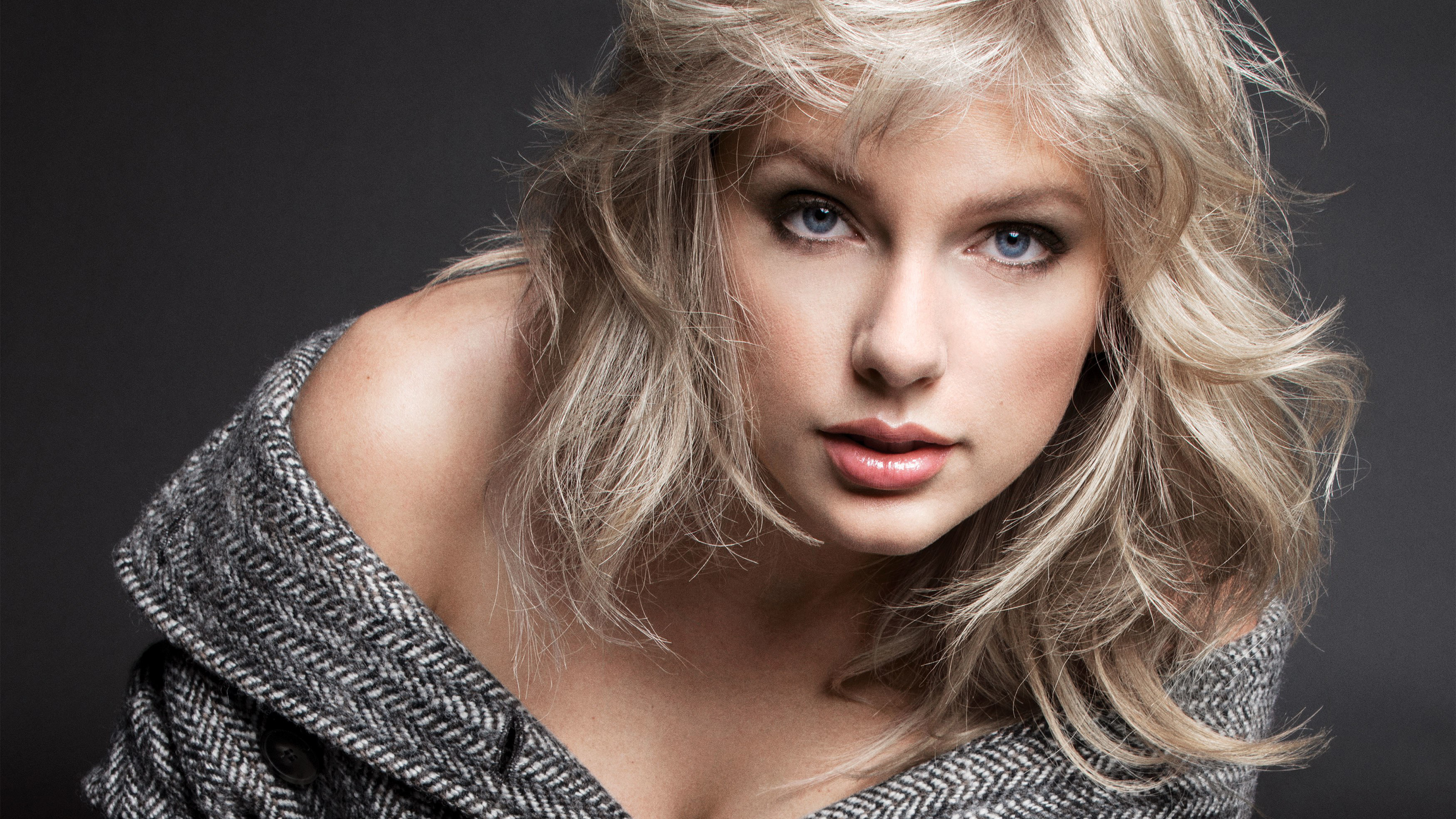 People 3500x1969 Taylor Swift singer blonde blue eyes pink lipstick women celebrity portrait studio