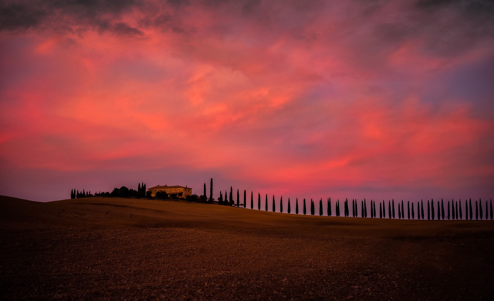 General 2000x1222 nature sunset sky Tuscany Italy field