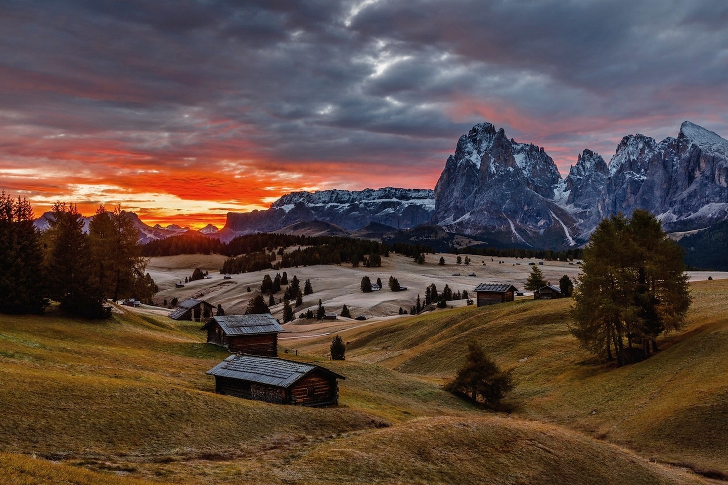 General 1440x961 nature landscape colorful hut mountains trees snowy peak clouds sky Italy