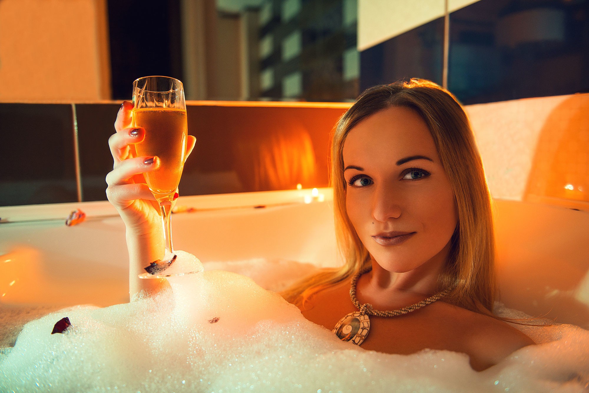 People 2000x1335 bathtub women model drinking glass foam makeup face in water in bathtub looking at viewer women indoors indoors painted nails necklace