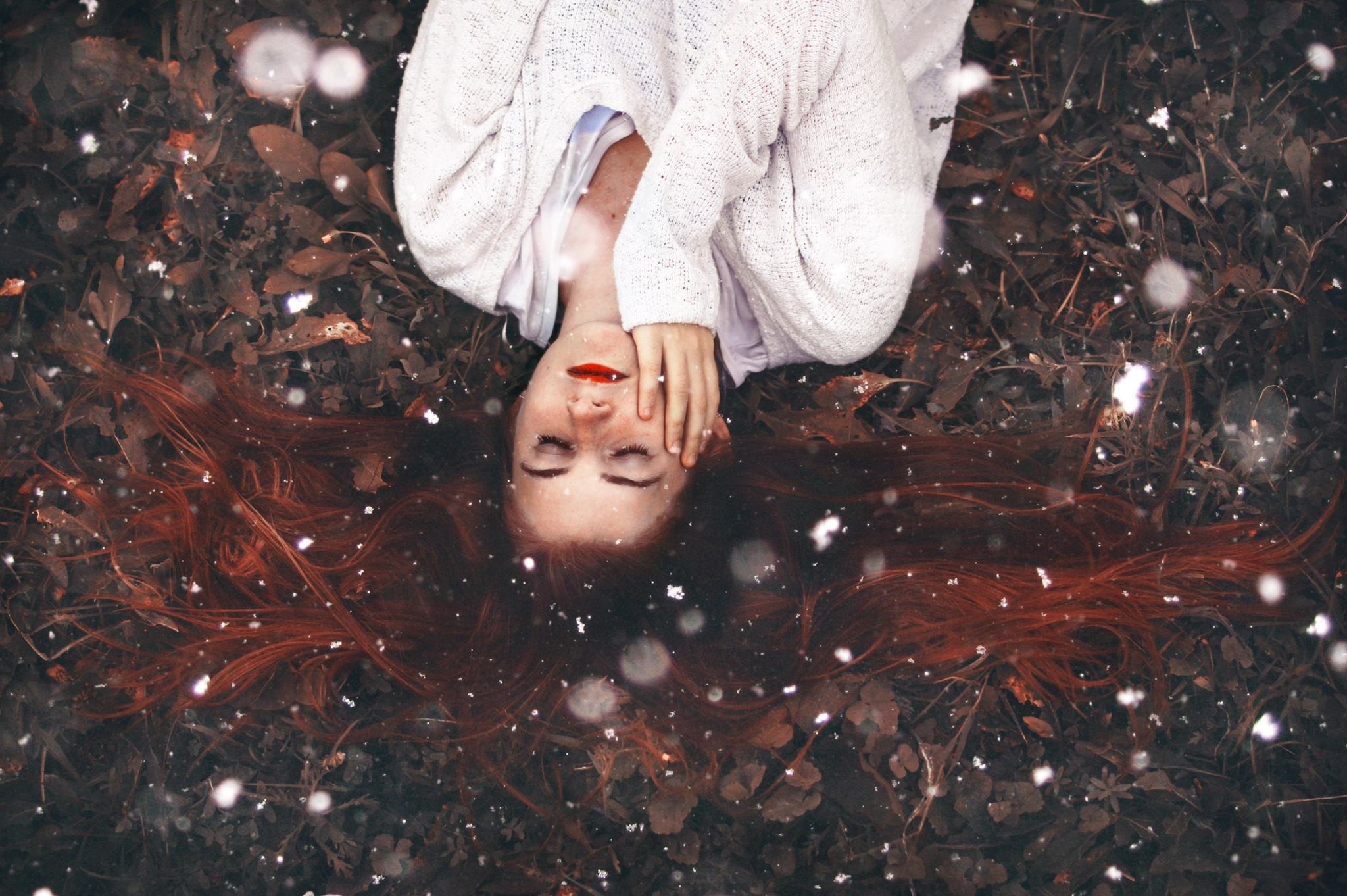 People 2048x1362 women lying on back redhead red lipstick hand on face closed eyes snowflakes women outdoors outdoors dyed hair lipstick sweater leaves fallen leaves long hair