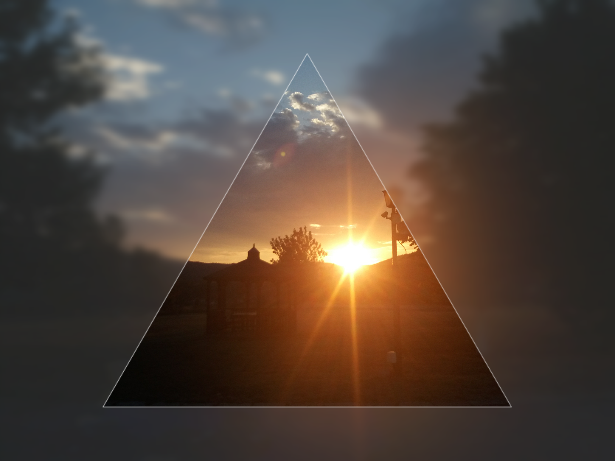 General 2064x1548 triangle blurred digital art sunlight