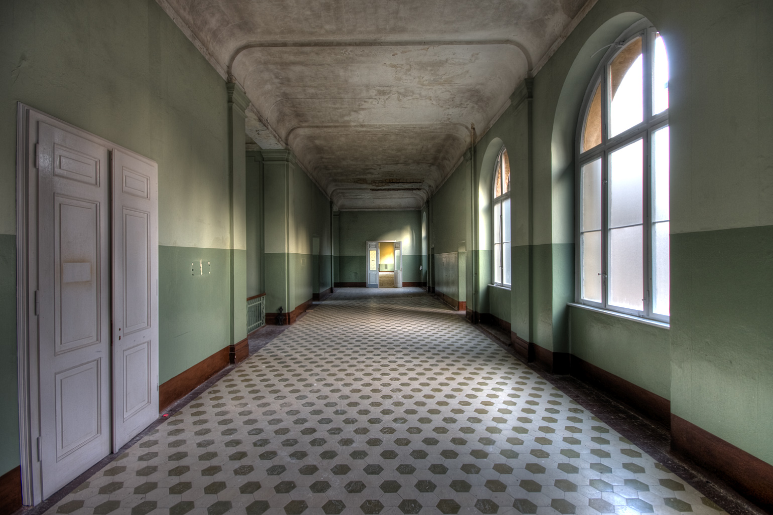 General 1540x1027 hallway building interior