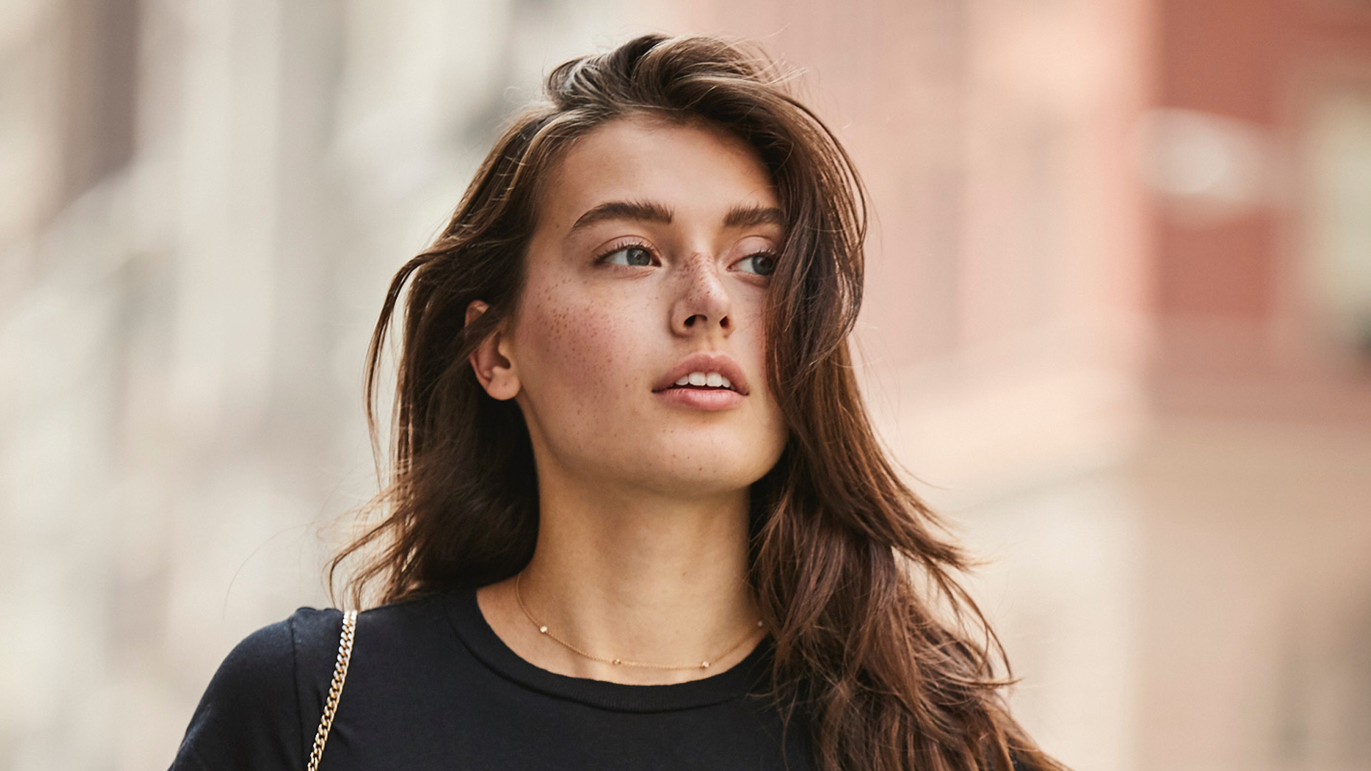 People 1920x1080 women model brunette long hair Jessica Clements freckles face looking away