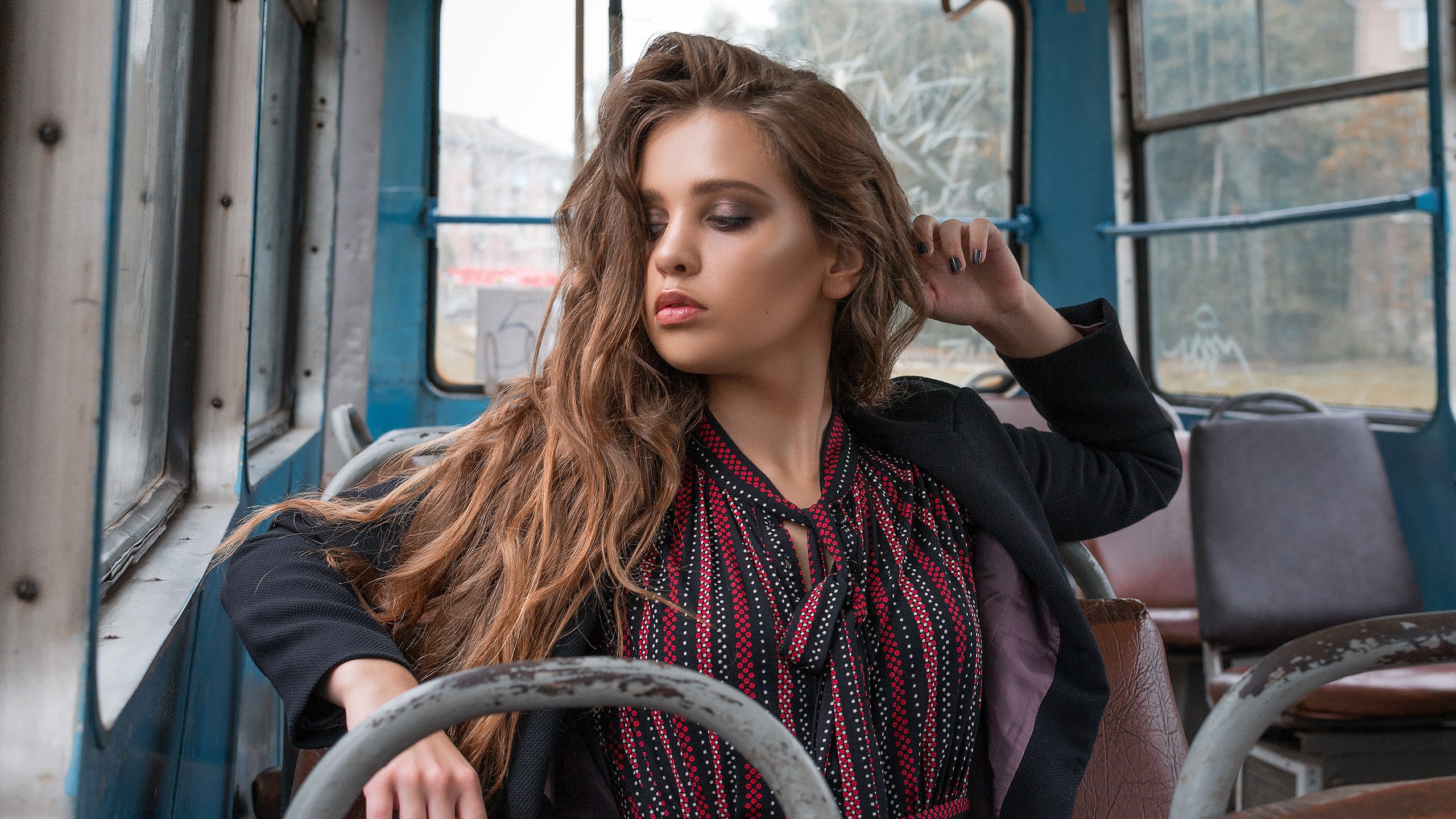 People 2560x1440 long hair face women Artemy Mostovoy Maria Smirnova in bus model brunette