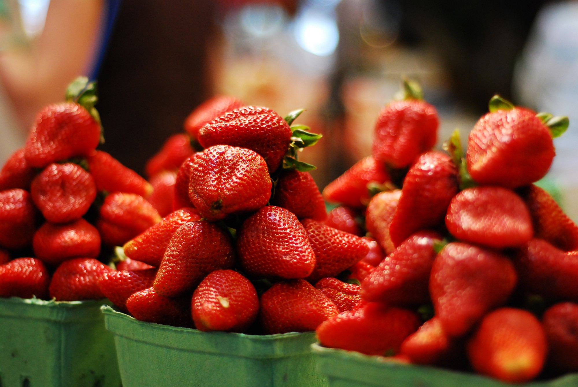 General 2000x1339 strawberries fruit food berries
