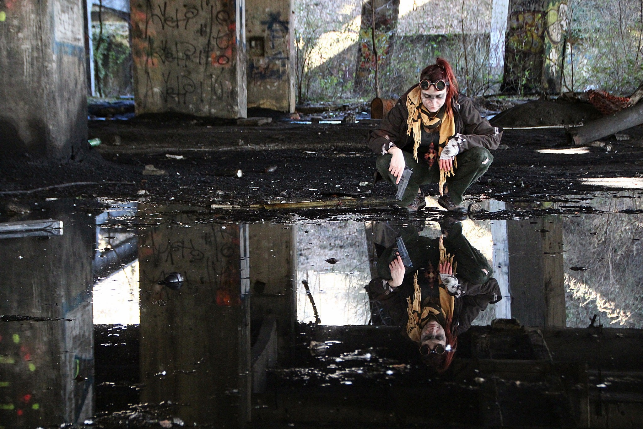 People 2048x1366 gun 500px apocalyptic women ruins abandoned reflection girls with guns