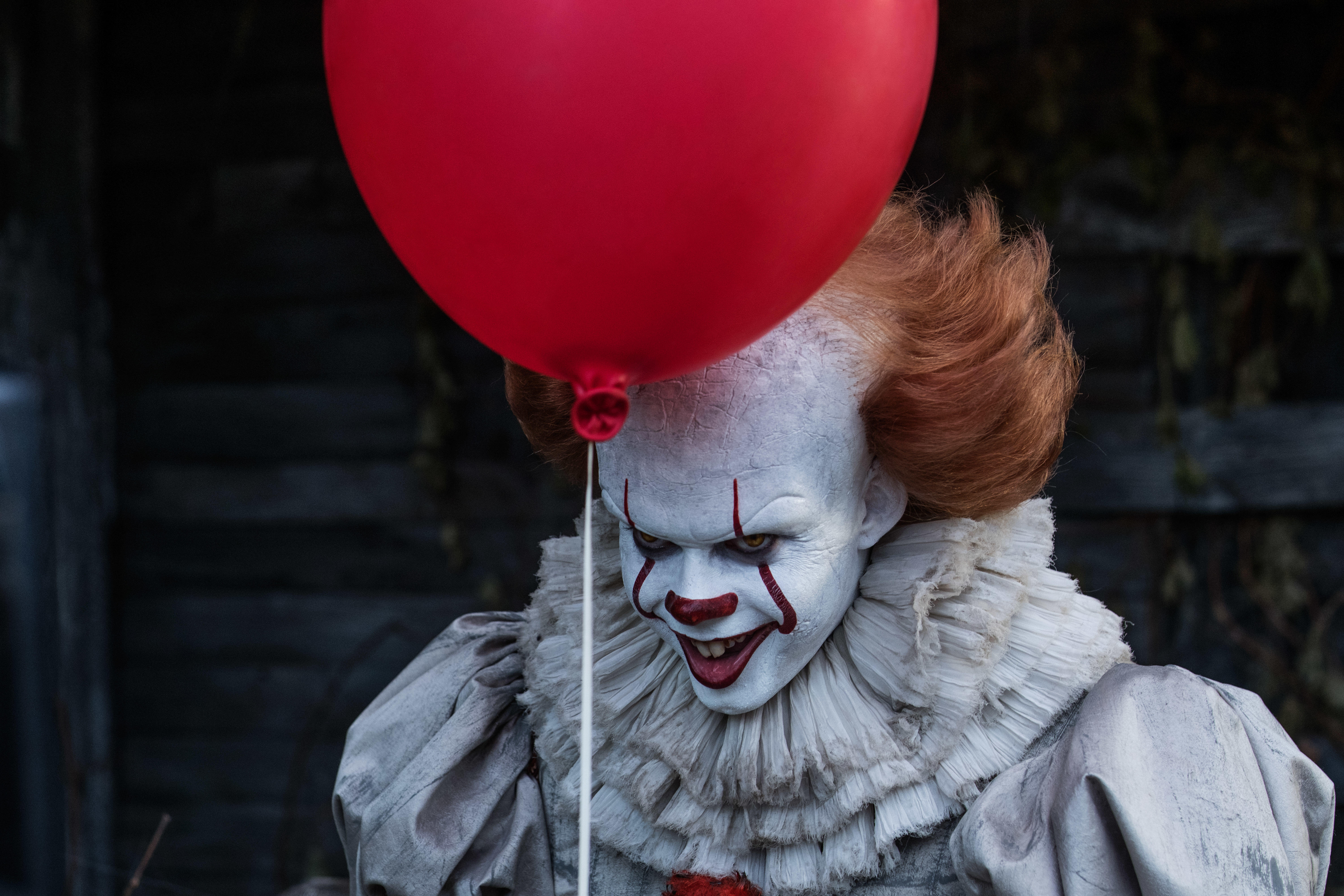 People 6000x4000 movies balloon clown pennywise horror film stills Bill Skarsgård It (movie)