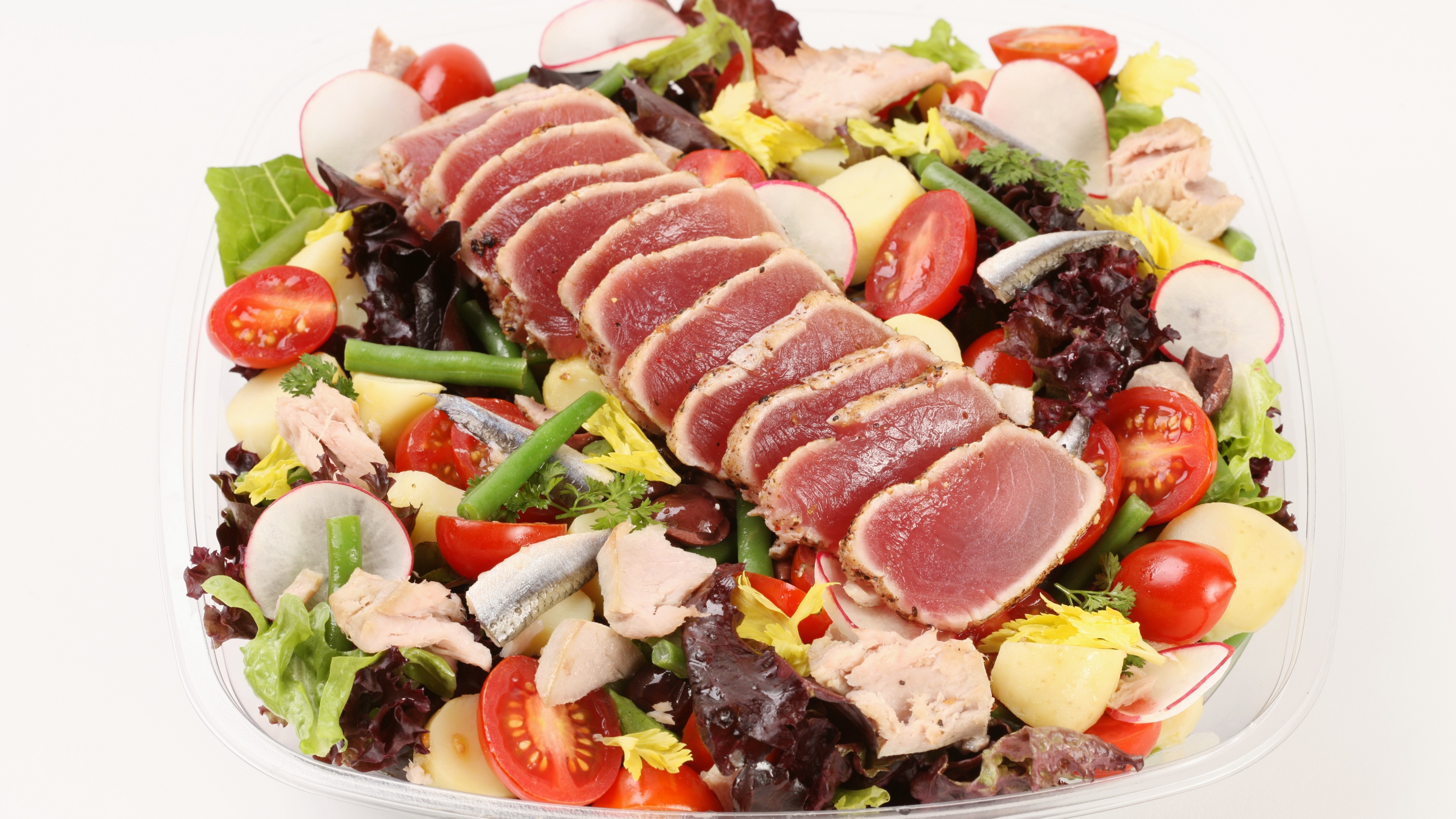 General 3840x2160 salad food fish tomatoes radish lettuce beans tuna simple background closeup seafood