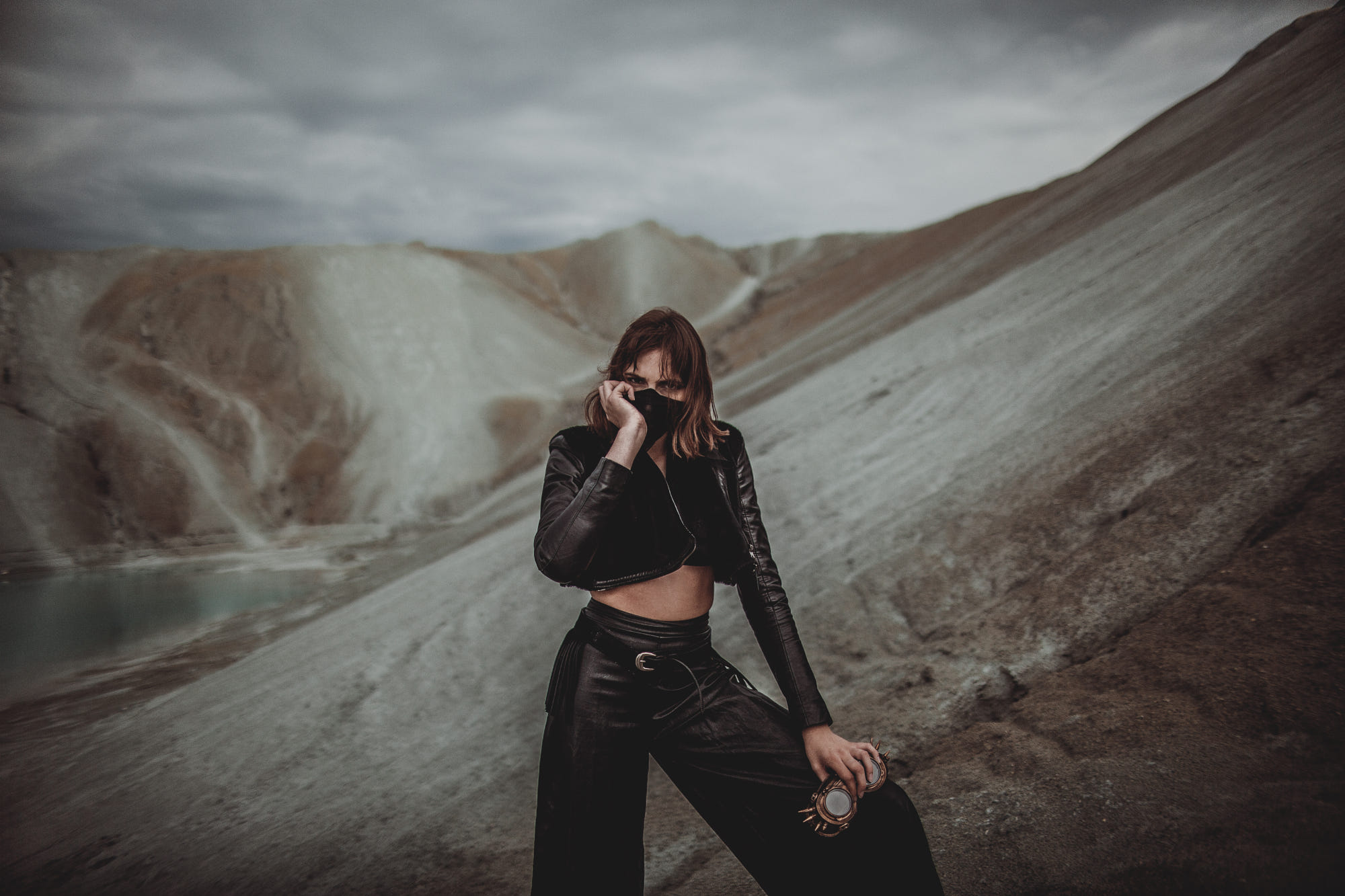 People 2000x1333 Laureen Burton women model brunette black clothing looking at viewer mountains belly face mask mask steampunk short hair clouds leather jacket black jackets depth of field