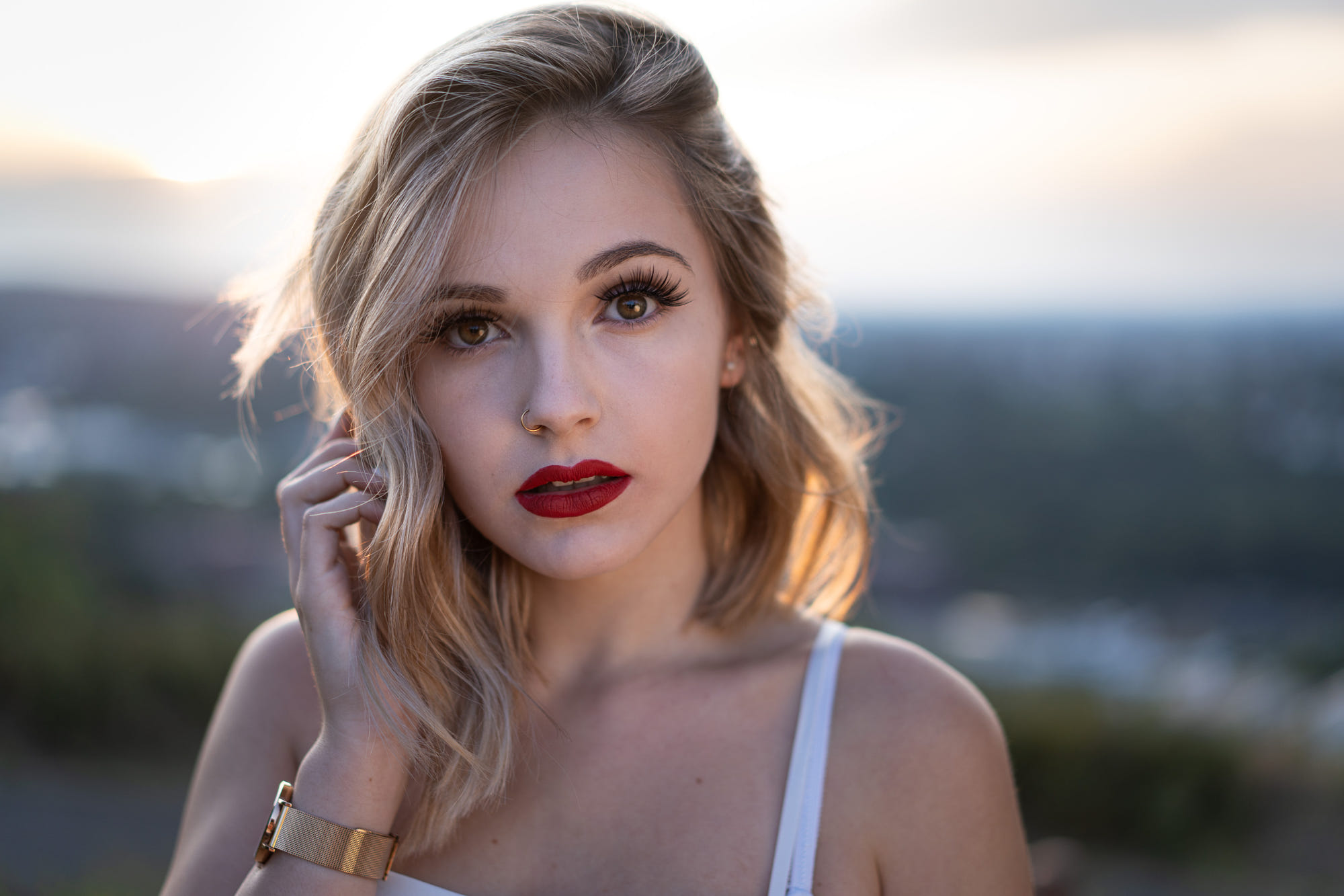 People 2000x1333 women blonde brown eyes open mouth red lipstick looking at viewer nose ring hands in hair portrait