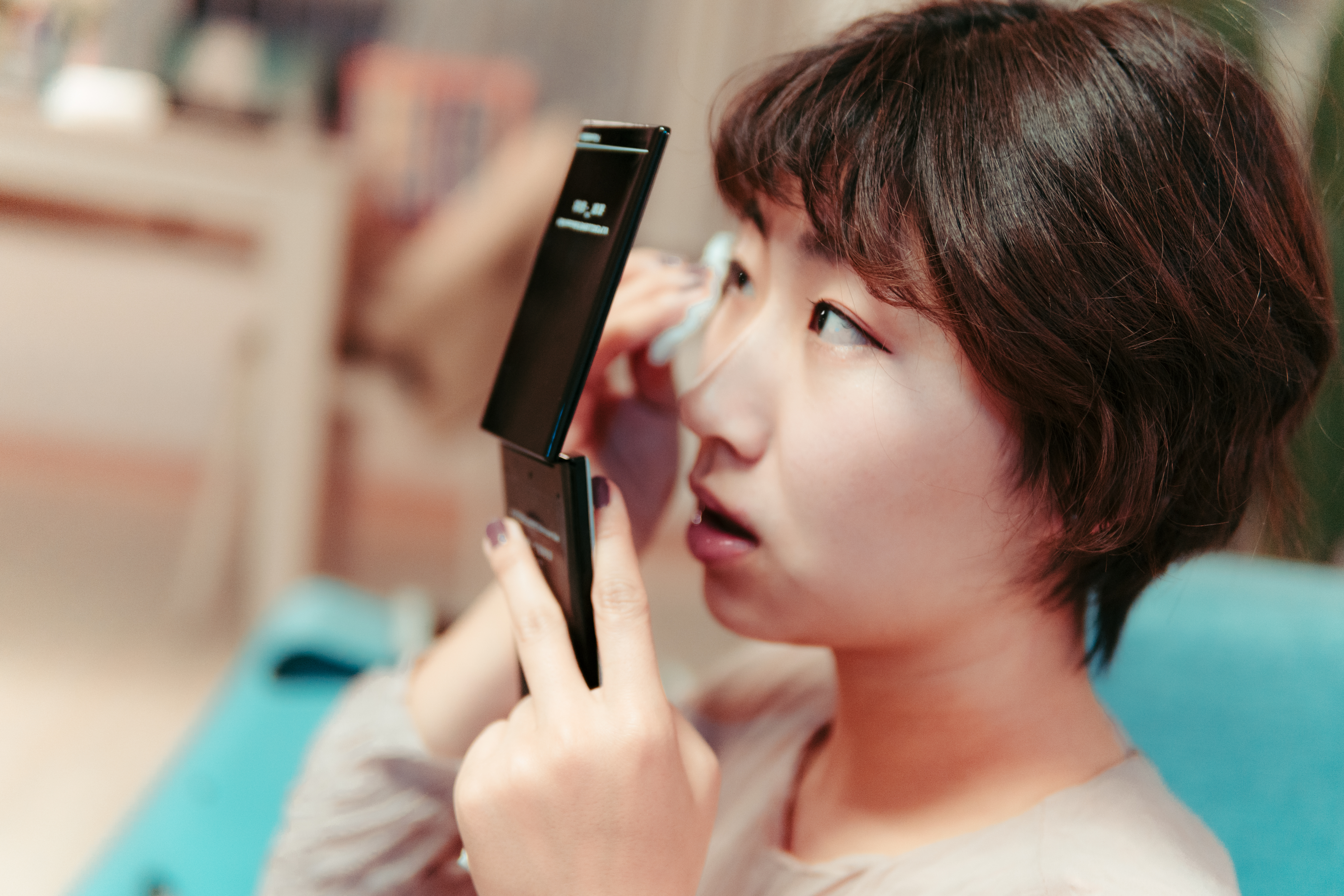 People 6000x4000 makeup women Asian smartphone short hair