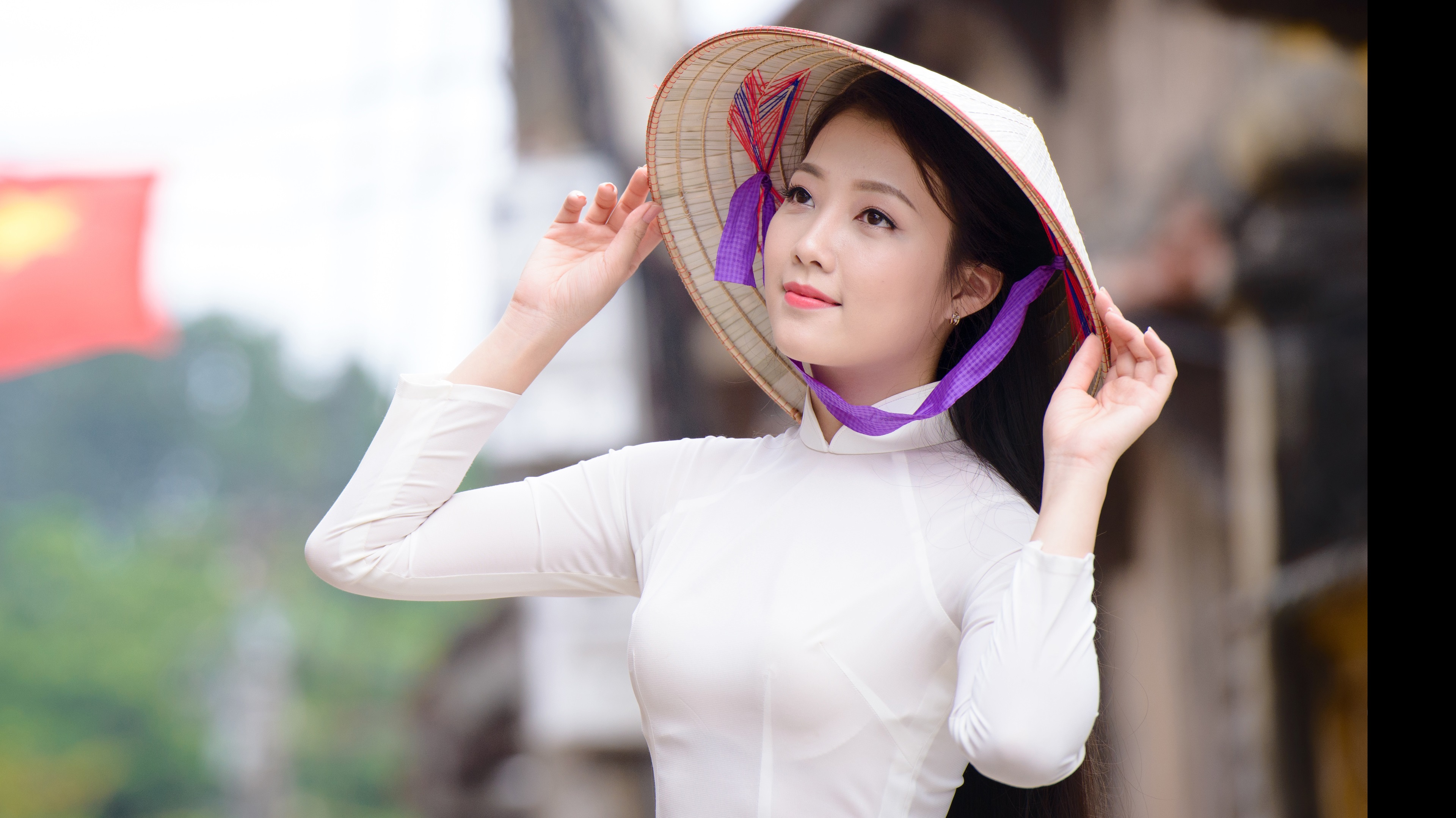 People 3840x2160 Asian model women long hair brunette straw hat traditional clothing depth of field Vietnamese Vietnam dress Vietnam áo dài