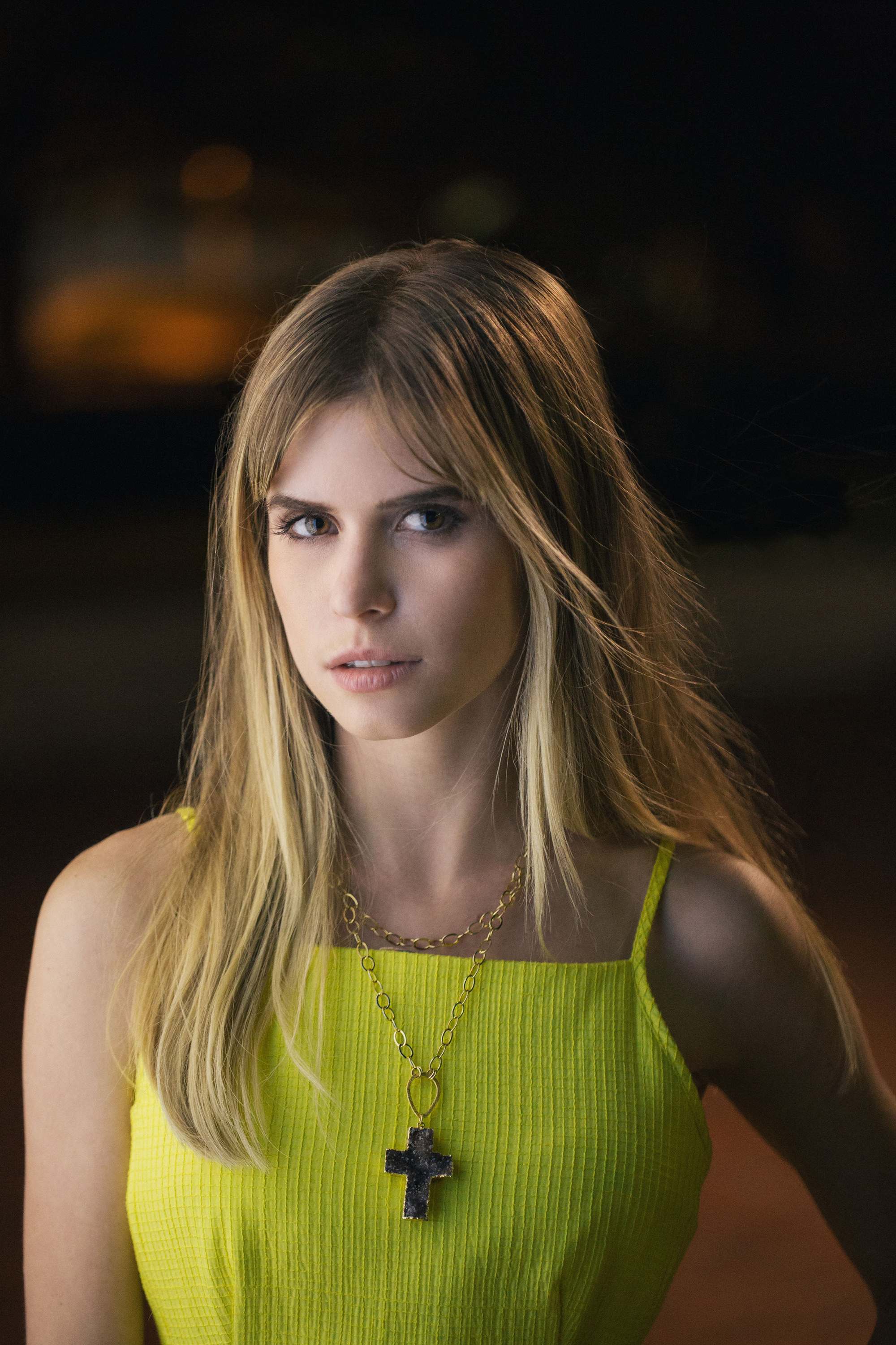 People 2000x3000 Carlson Young women actress blonde portrait display green top