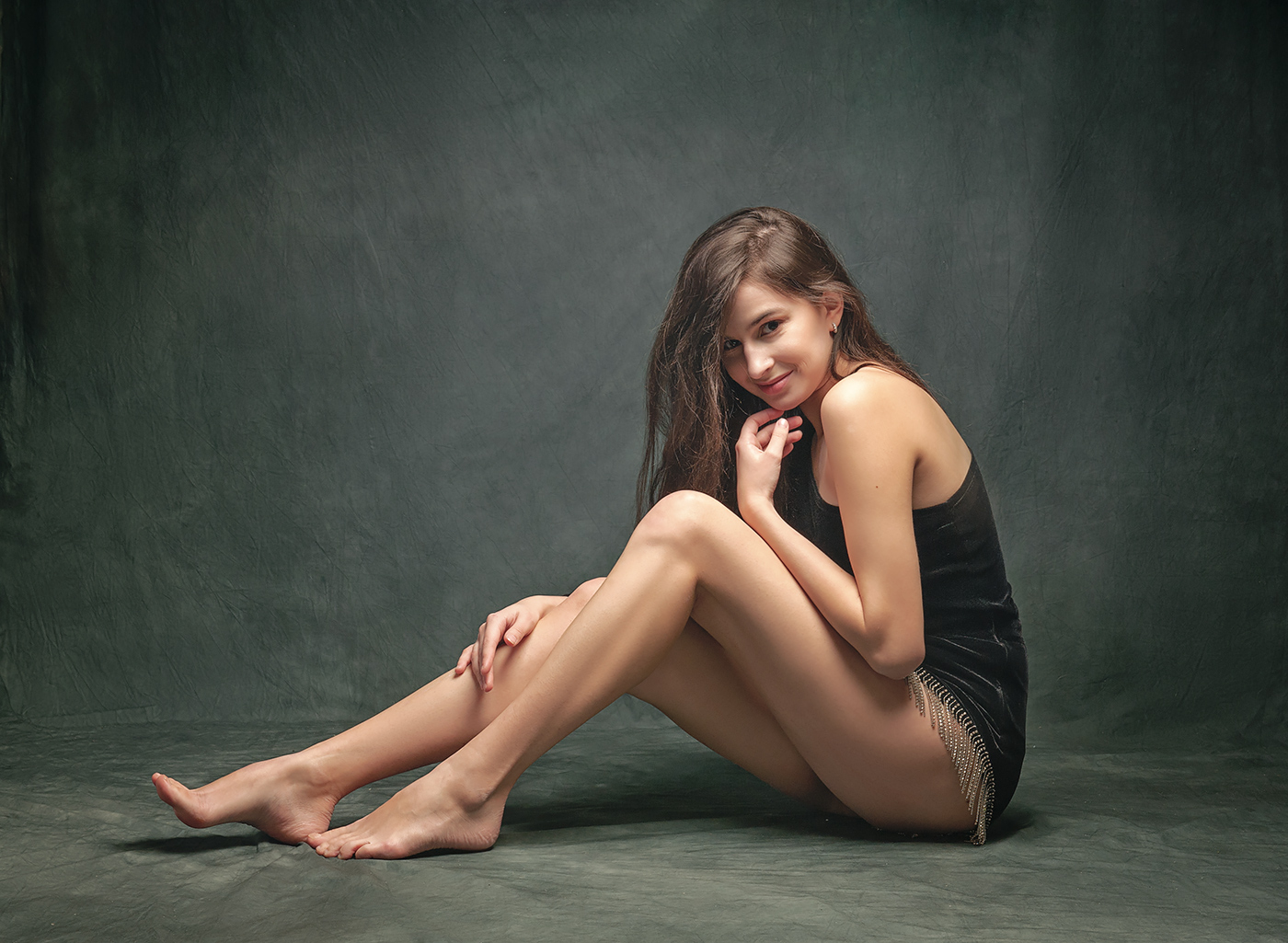 People 1400x1025 Sergey Bugs women brunette smiling legs nightdresses barefoot studio