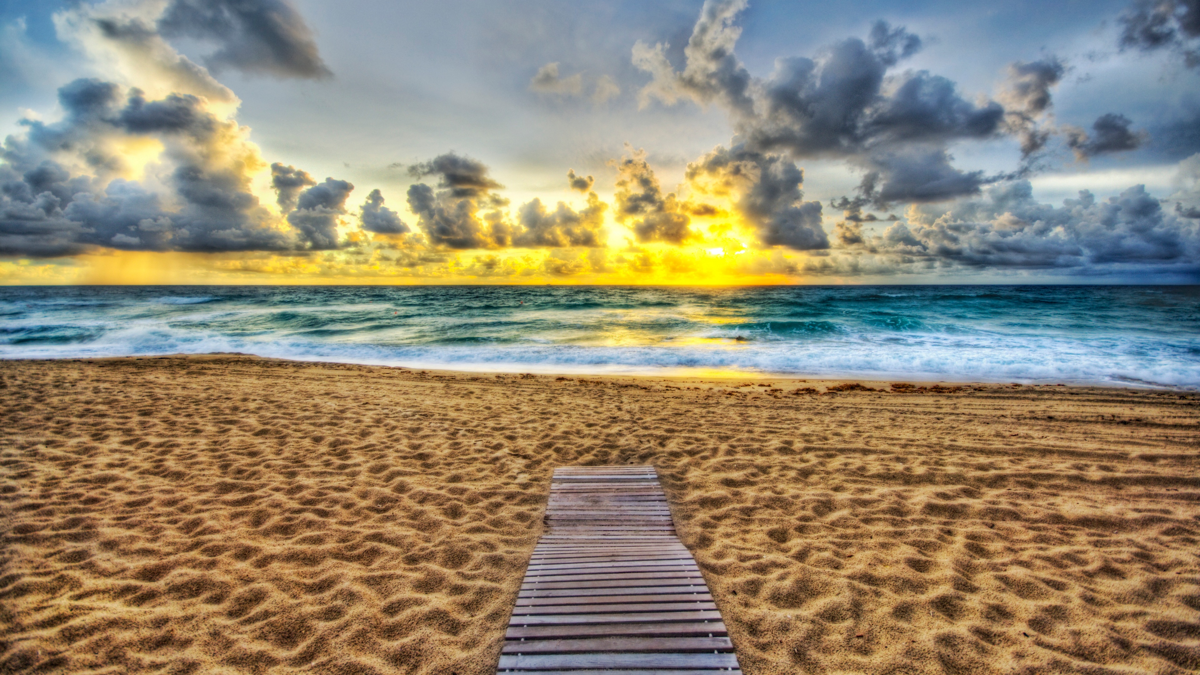 General 3840x2160 Trey Ratcliff photography clouds sunset sunset glow water bench sand sky waves