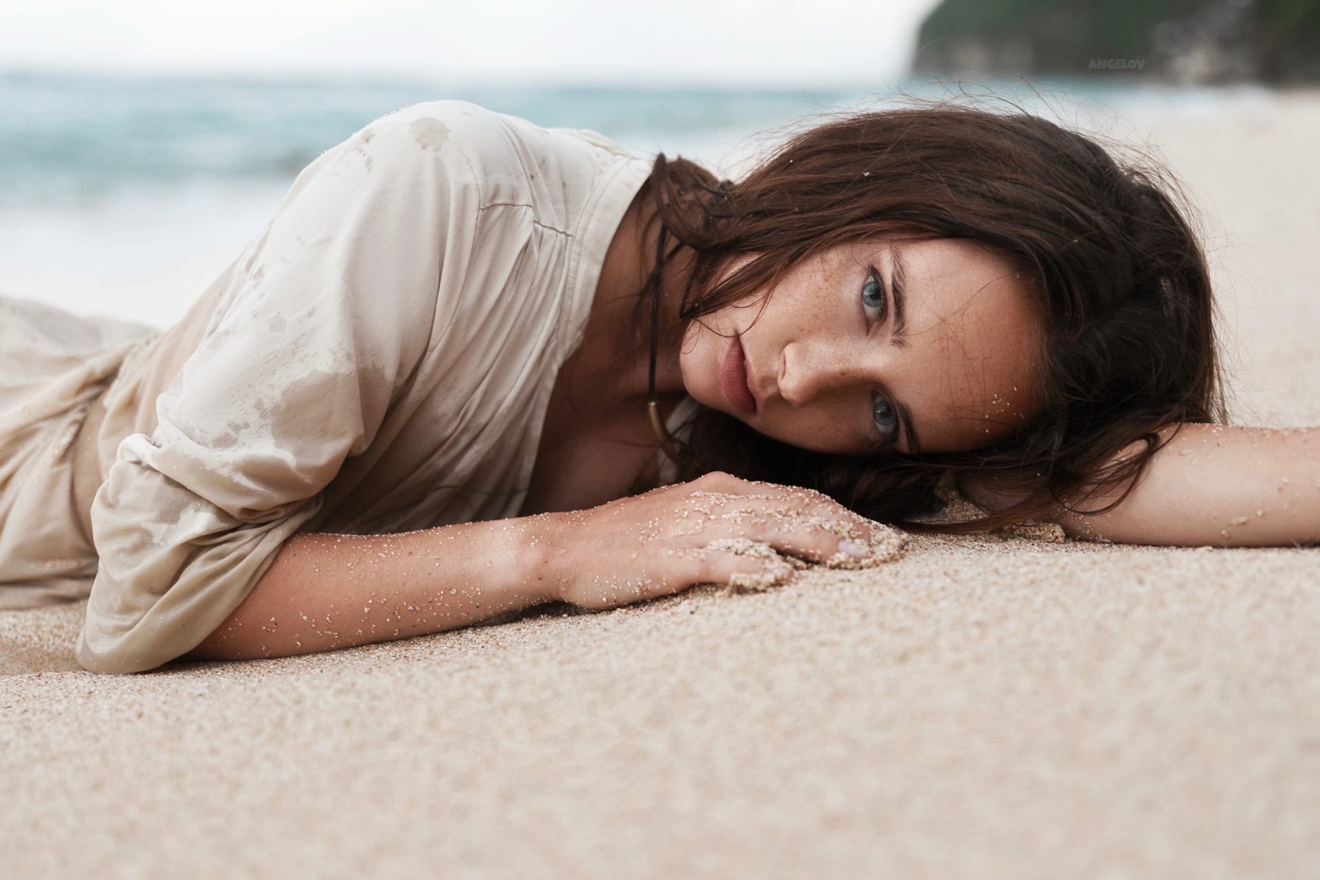 People 1920x1280 model white clothing lying on front blue eyes sand women outdoors women freckles