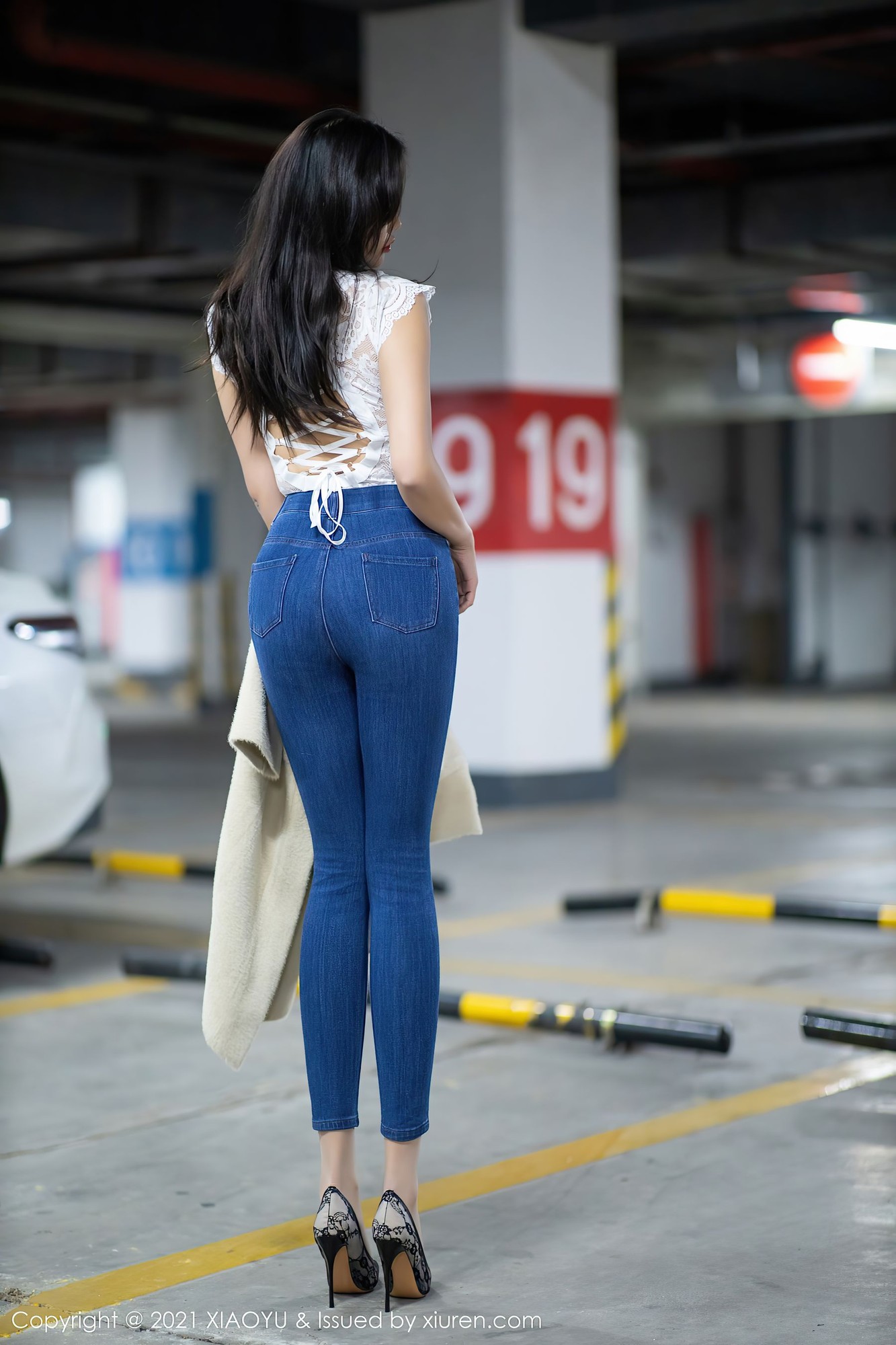People 1333x2000 Chenchen Yang women Xiuren Asian ass Chinese model dark hair women indoors parking lot urban high heels jeans brunette long hair Yang Chen Chinese Chinese women legs standing arched back lace white lace white tops black hair rear view back tight jeans