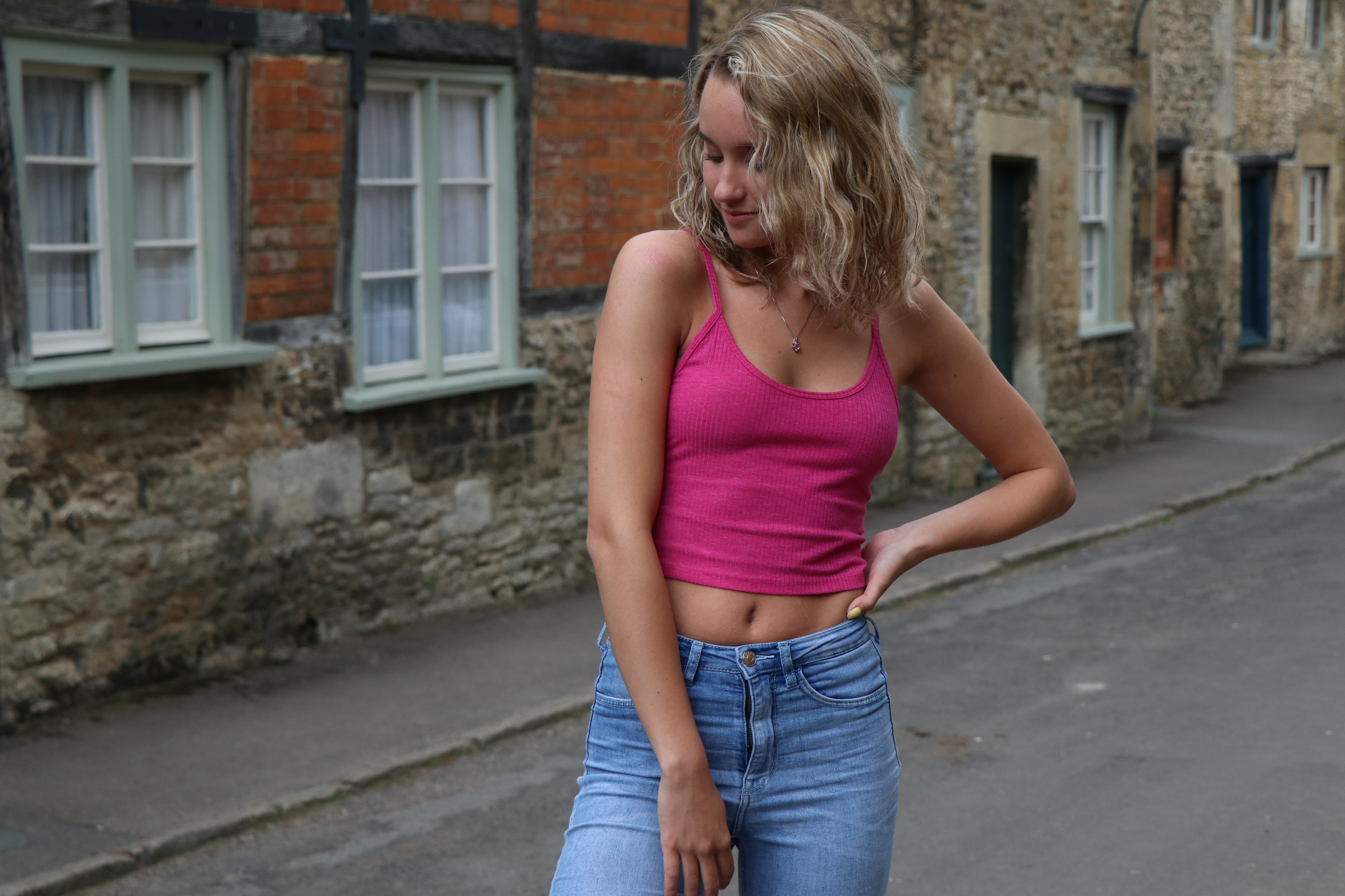 People 6000x4000 jeans crop top bare midriff belly belly button innie navel pink shirt blonde women