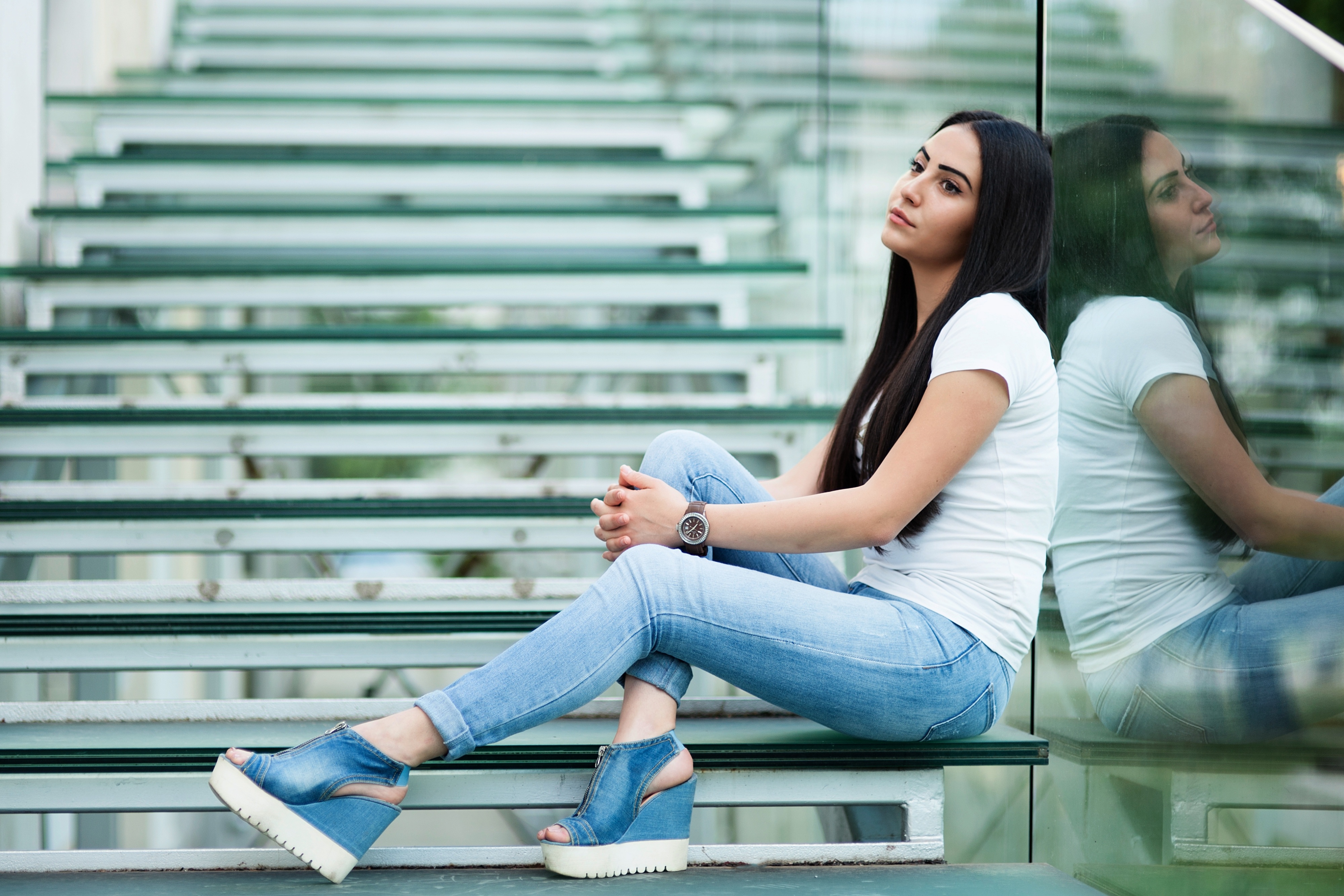 People 4000x2667 model women red lipstick sitting white t-shirt jeans reflection dark hair shoes hand on leg stairs women outdoors T-shirt white tops toes feet