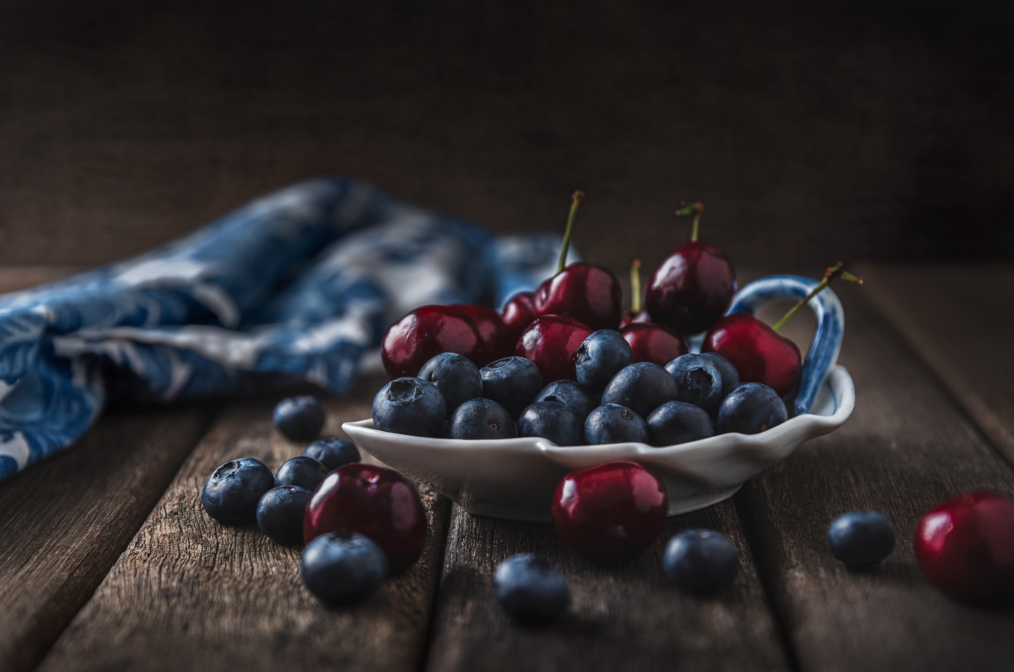 General 2016x1336 food fruit berries cherries still life