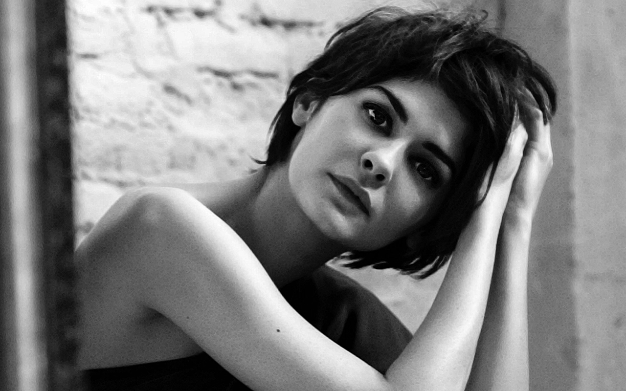 People 1280x800 Audrey Tautou monochrome women actress French actress bare shoulders