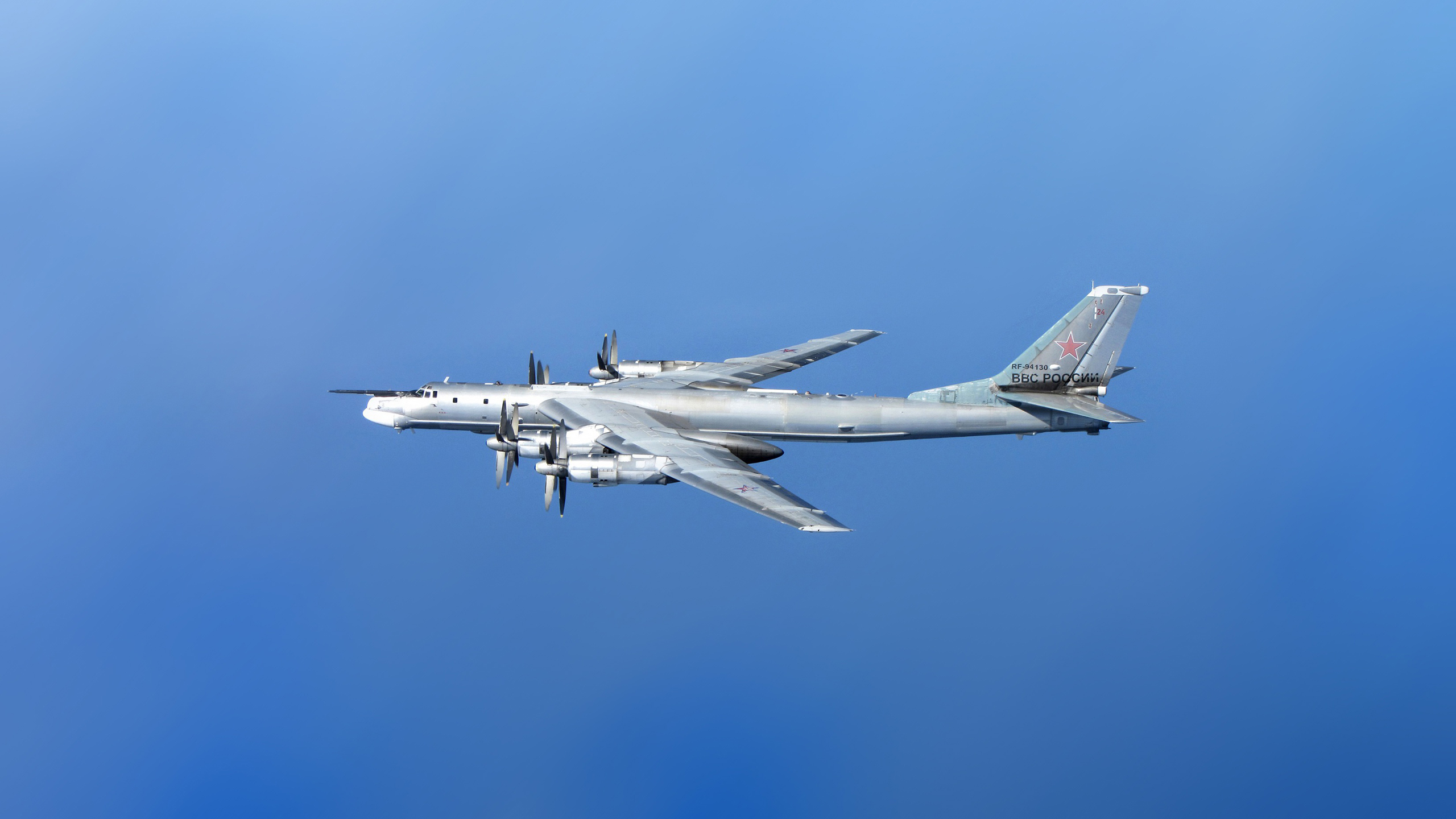 General 2560x1440 Tupolev Tu-95 aircraft military aircraft Bomber strategic bomber sky Russian Air Force Tu-95-MS turboprop