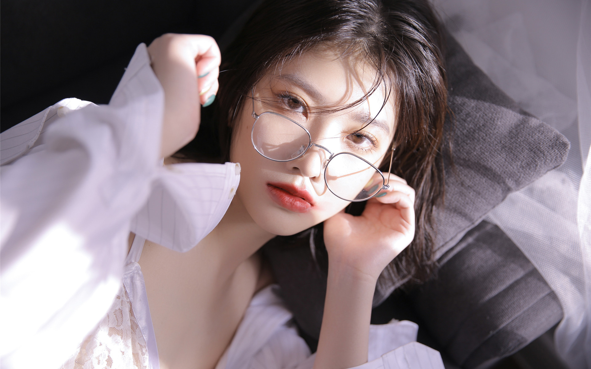 People 1920x1200 Chinese women women face brunette red lipstick women indoors indoors model looking at viewer Chinese model Asian women with glasses
