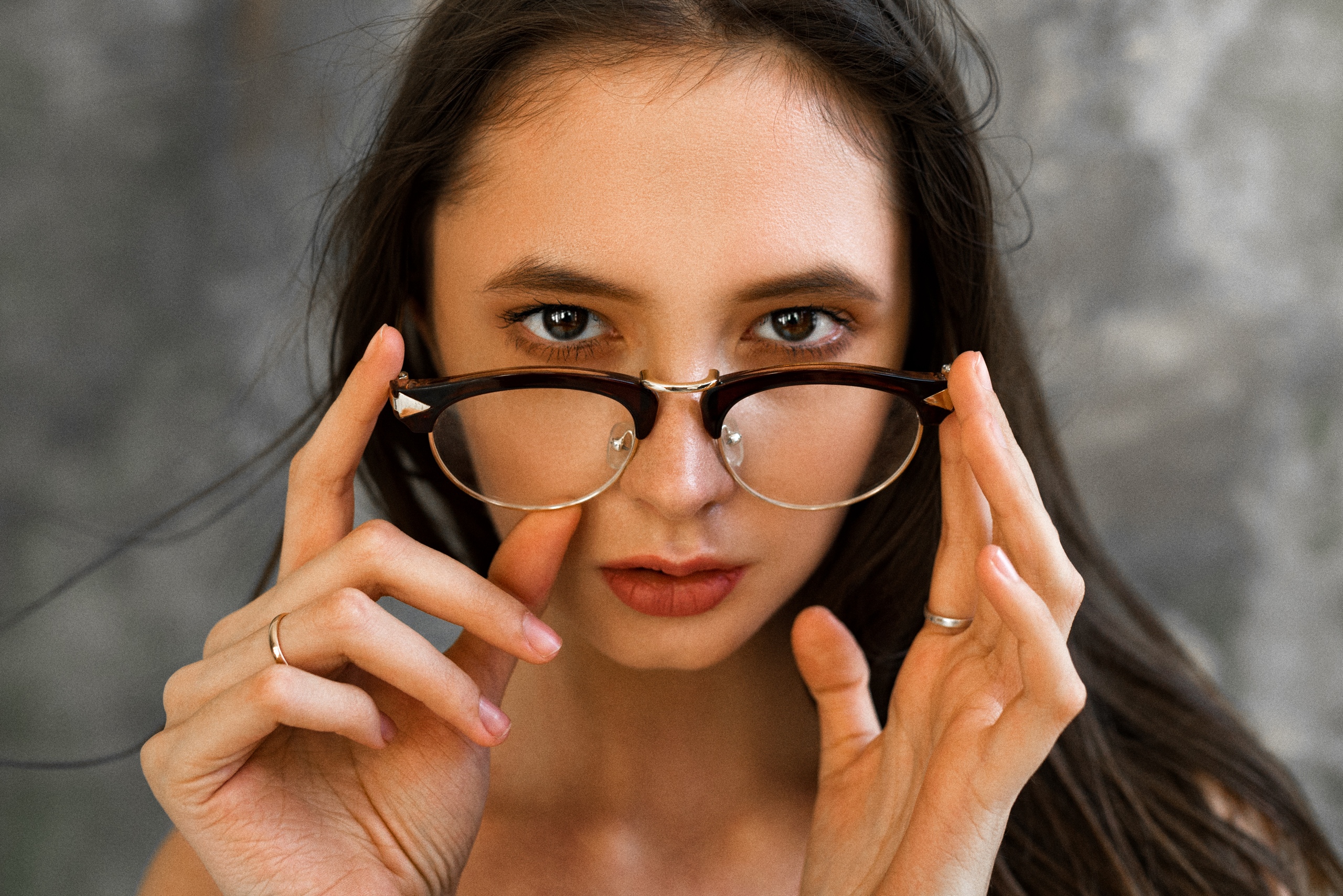 People 2560x1709 Disha Shemetova Max Pyzhik women model brunette portrait indoors depth of field face looking at viewer hands touching glasses