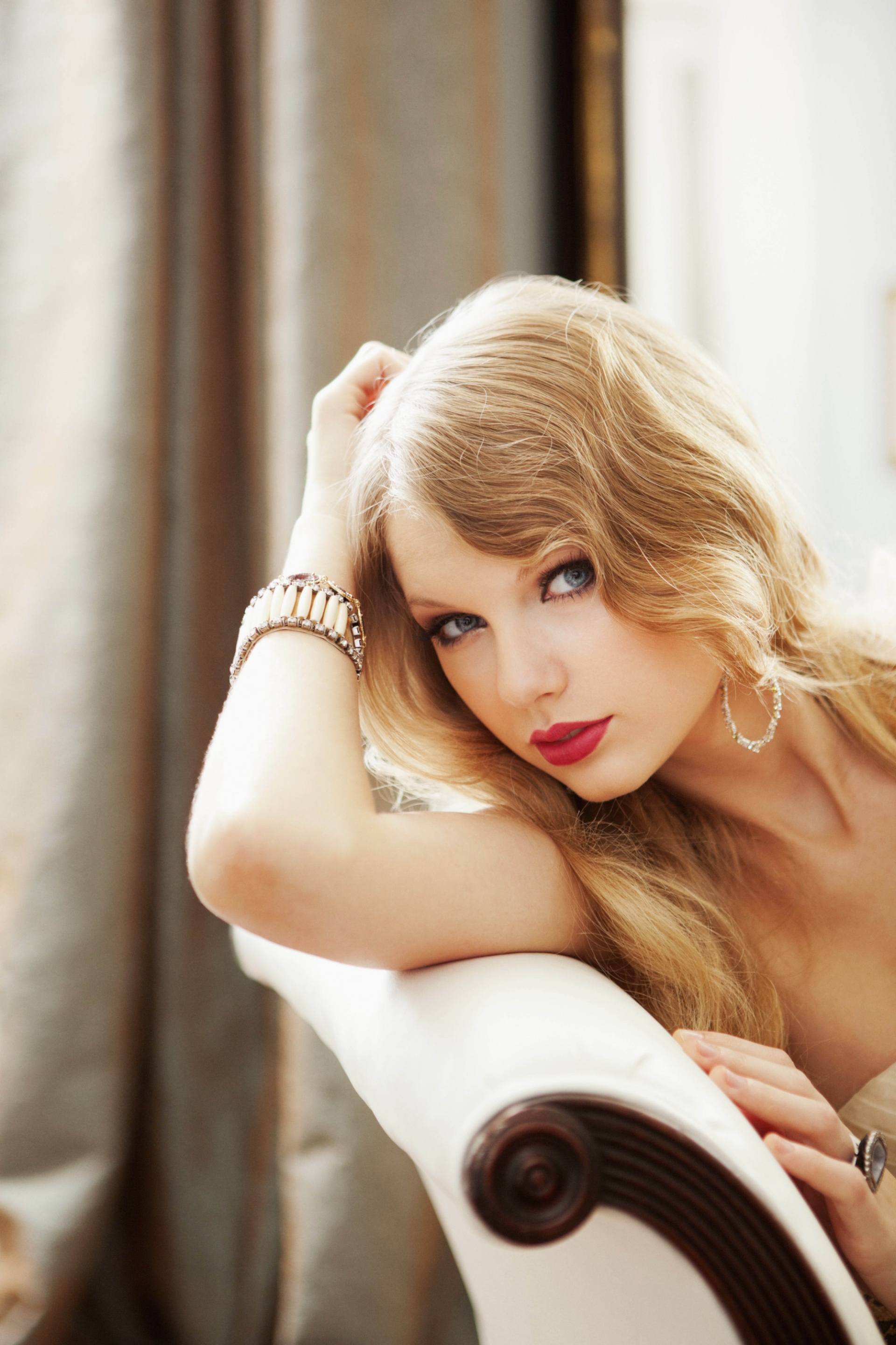 People 1920x2880 Taylor Swift women singer red lipstick blue eyes blonde