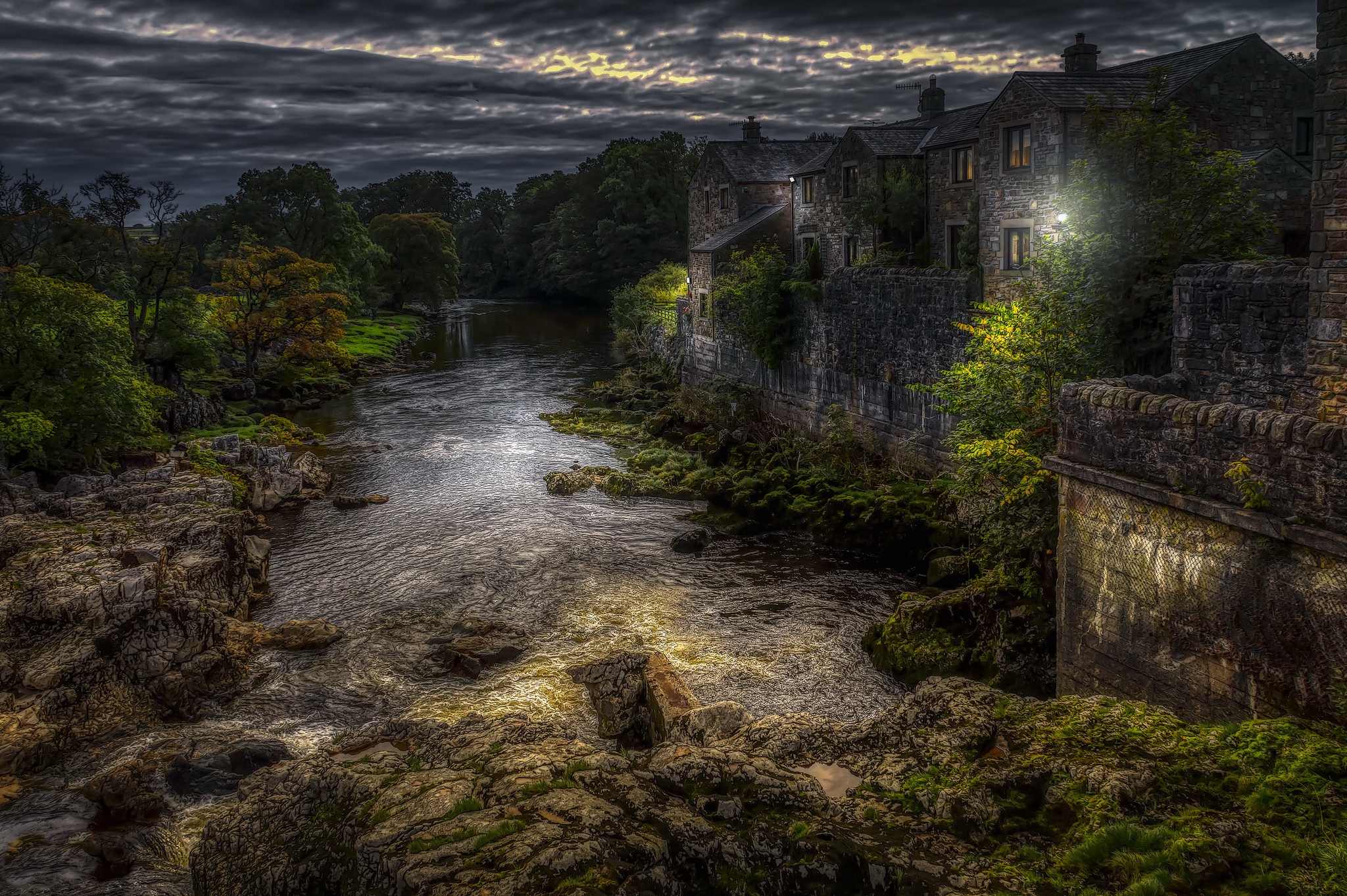 General 2048x1363 dark night house river building HDR low light