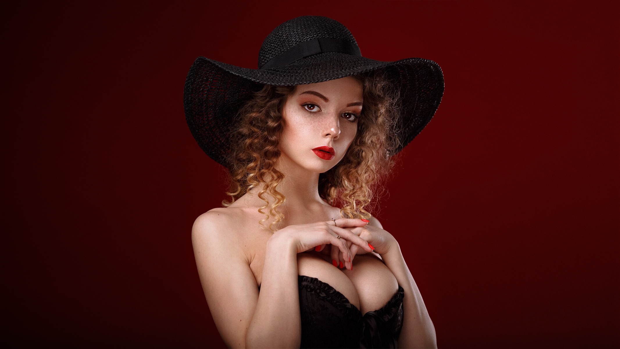 People 2133x1200 Venera Gudkova women model brunette curly hair hat hands Alexandr Chuprina simple background