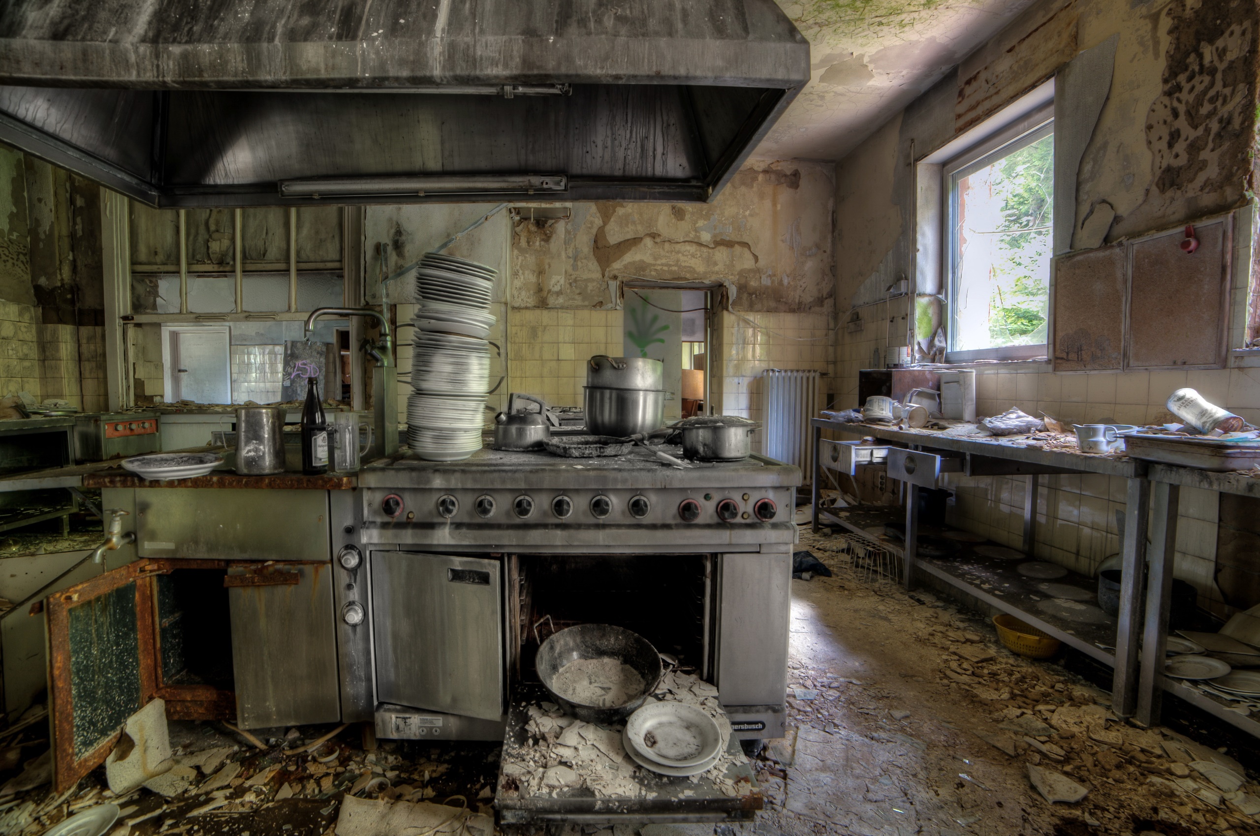 General 2560x1699 kitchen old abandoned HDR