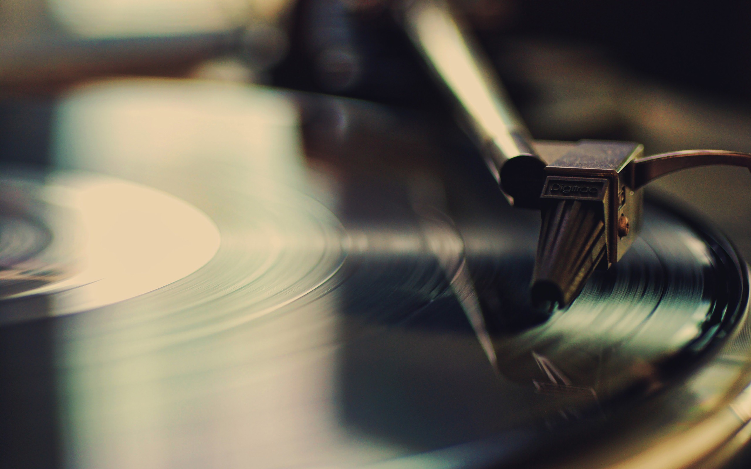 General 2560x1600 music vinyl record players macro technology audio