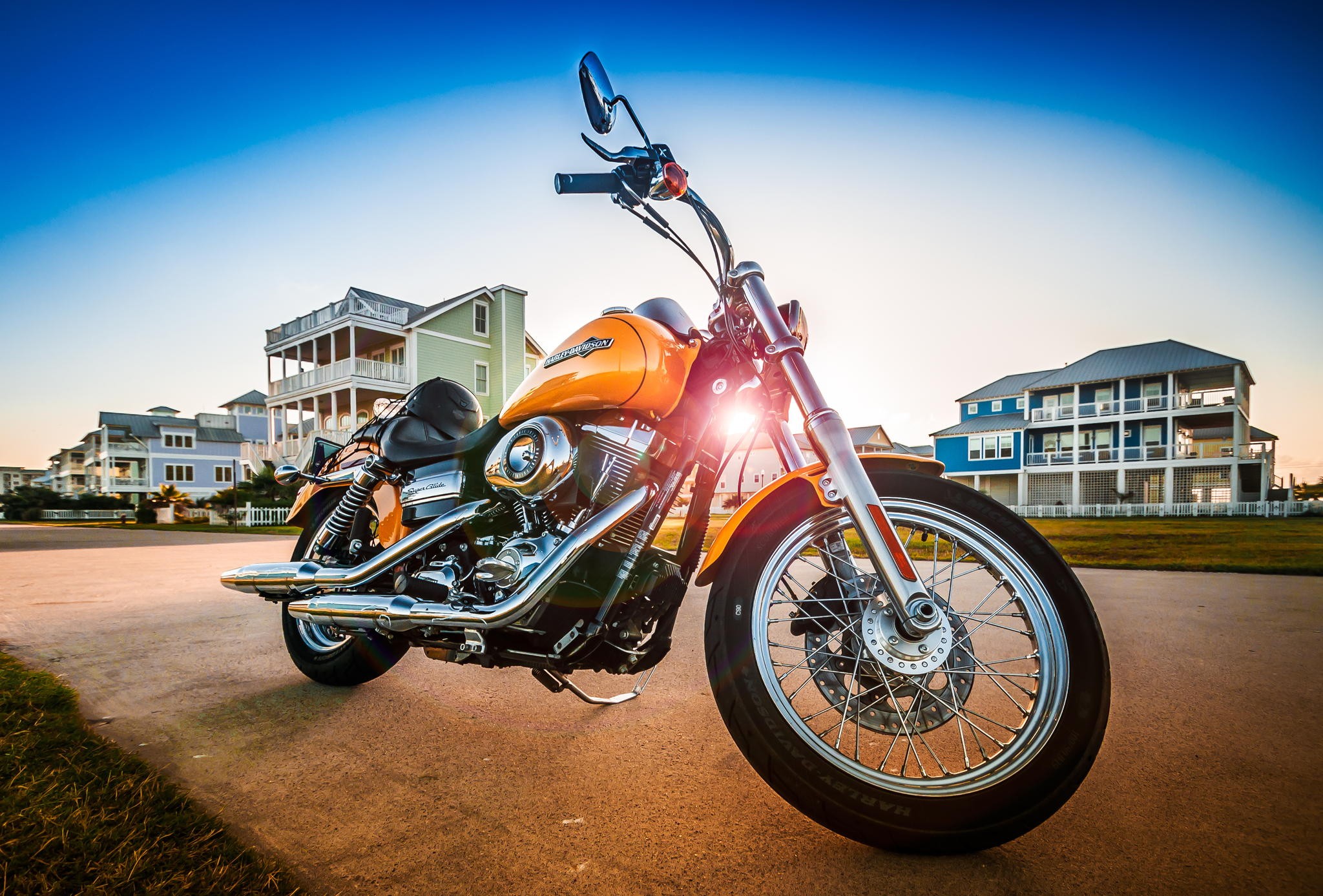 General 2048x1387 motorcycle Harley-Davidson vehicle Orange Motorcycles outdoors sunlight urban American motorcycles