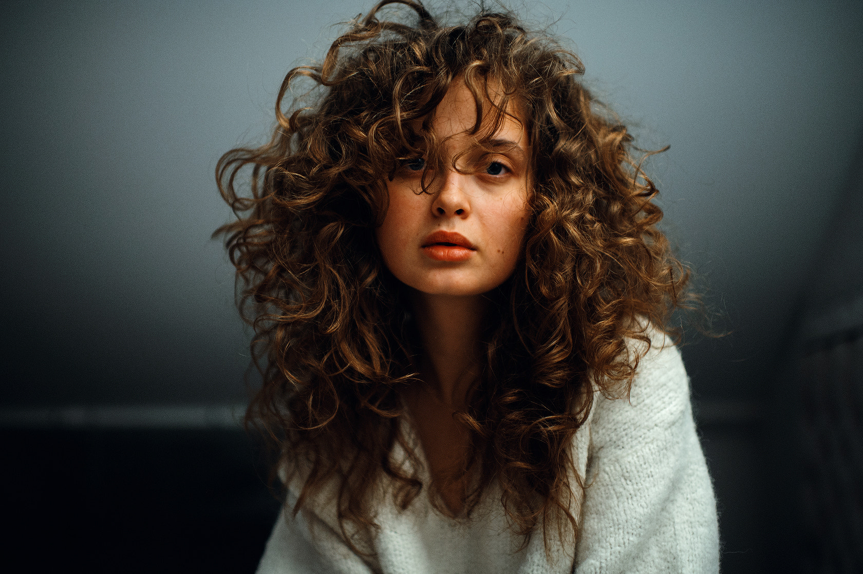 People 1680x1118 500px curly hair Marat Safin portrait women sweater