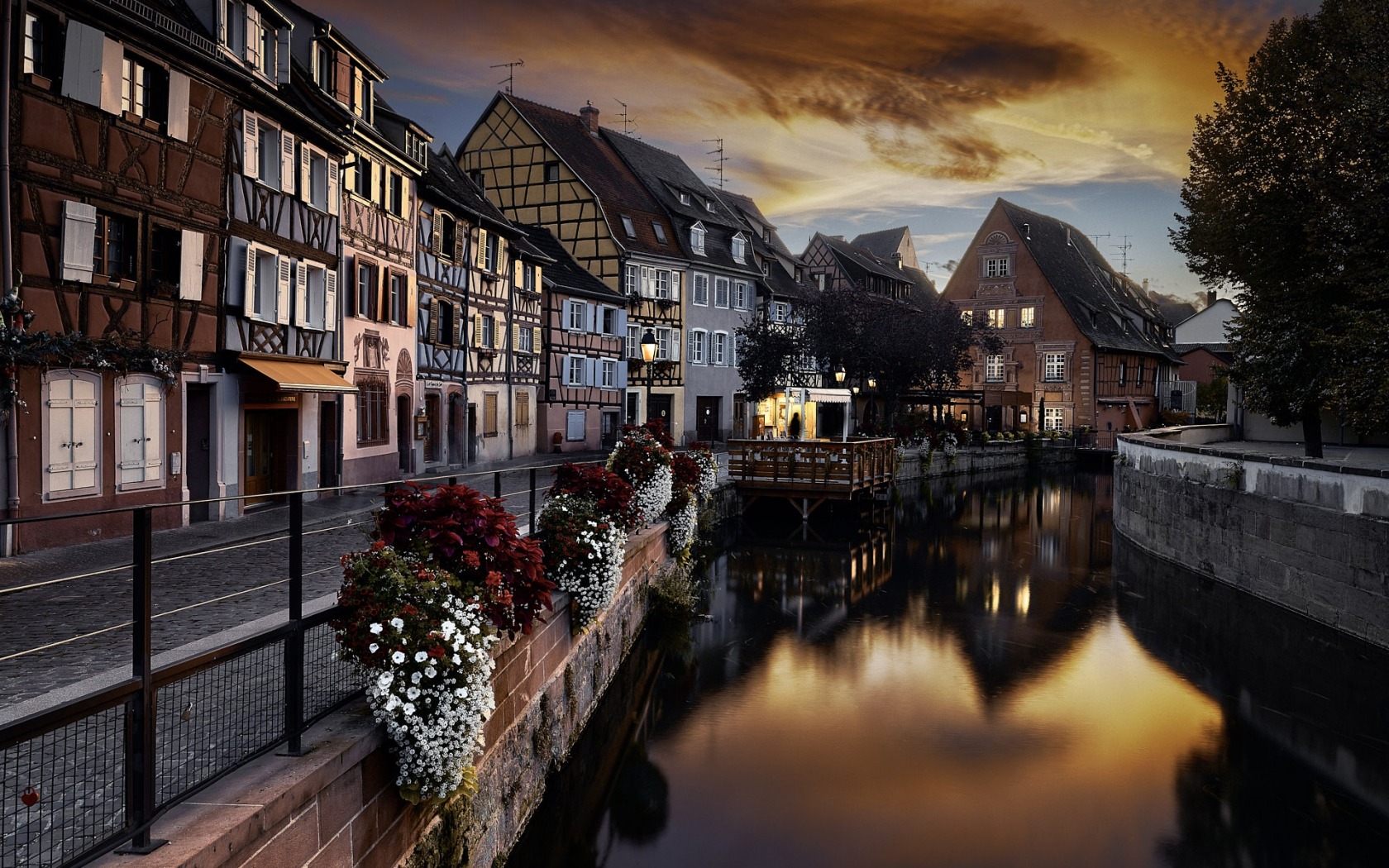 General 1680x1050 Colmar cityscape France river calm canal evening
