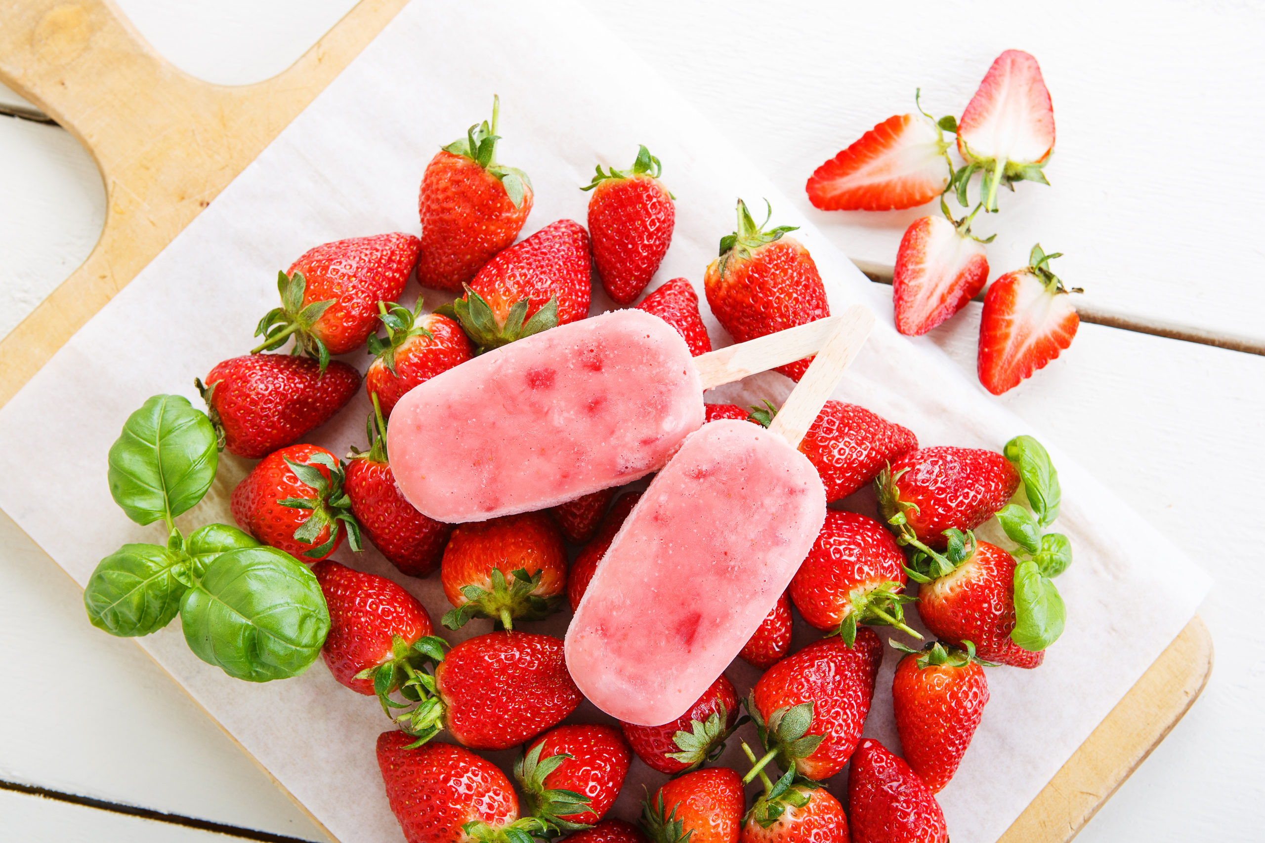 General 2560x1707 food colorful popsicle fruit strawberries closeup top view
