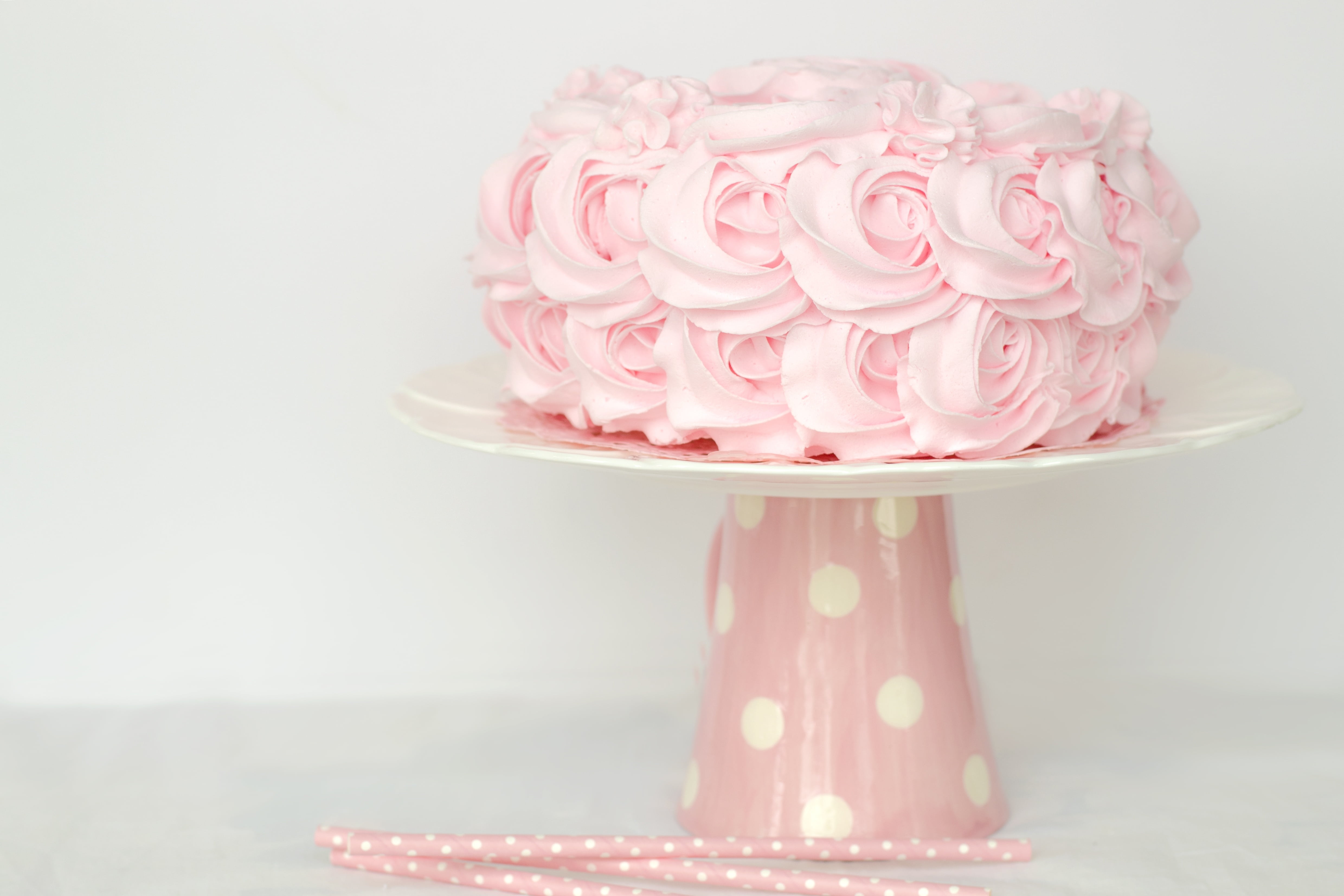 General 4958x3305 cake simple background pink food minimalism