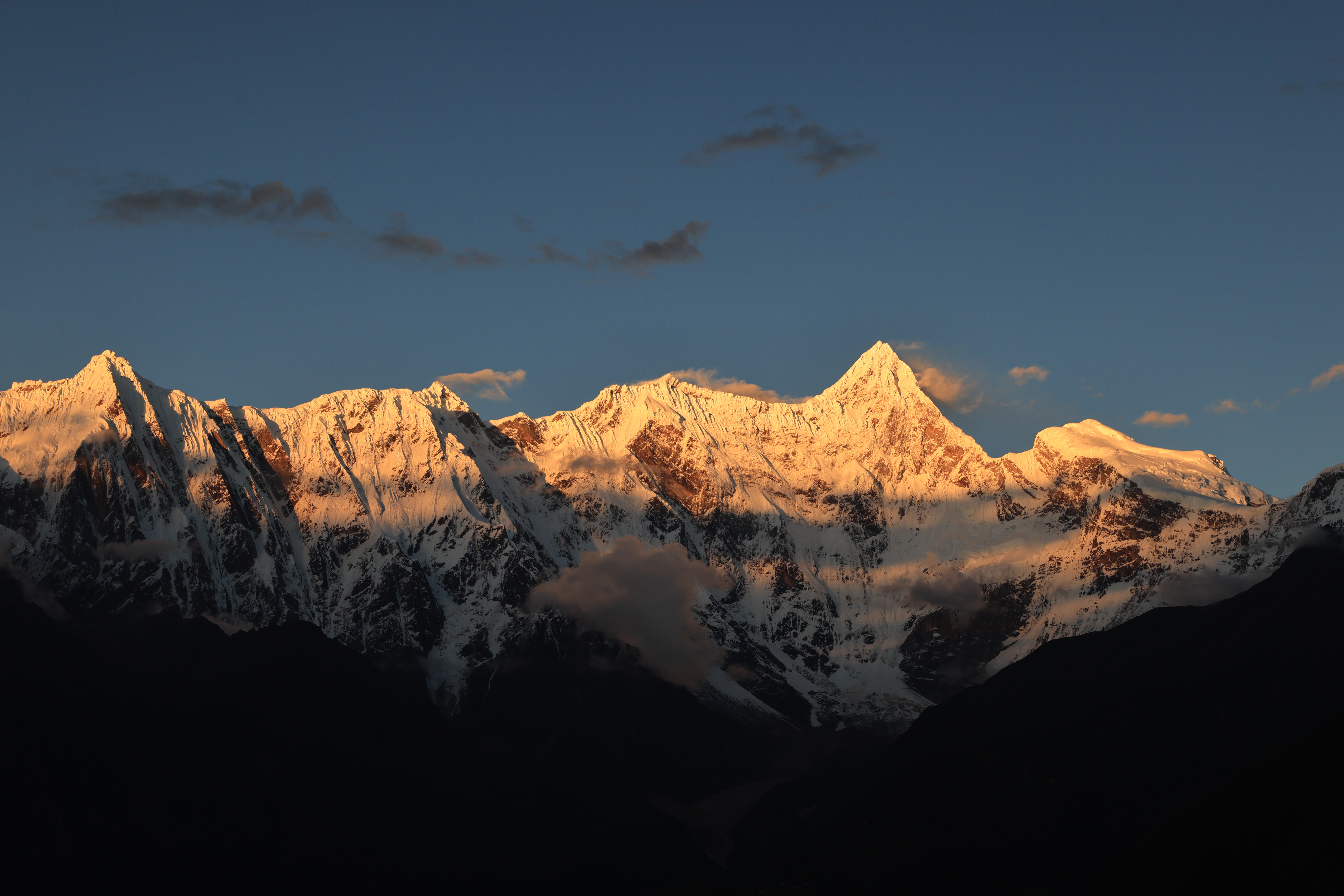 General 8192x5464 Tibet snowy peak sunset mountain view mountains snowy mountain low light