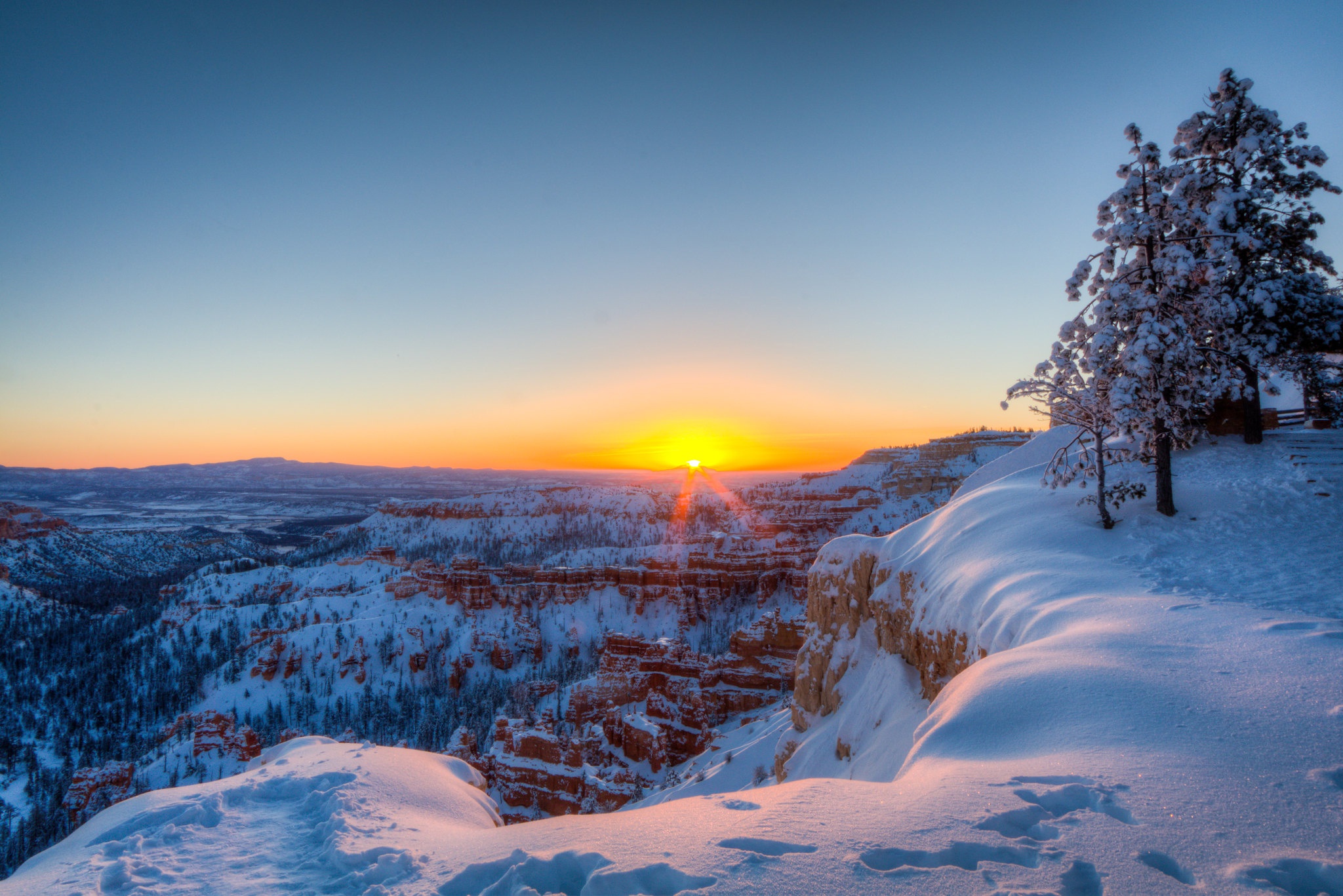 General 2048x1367 nature winter landscape snow sunlight Bryce Canyon National Park