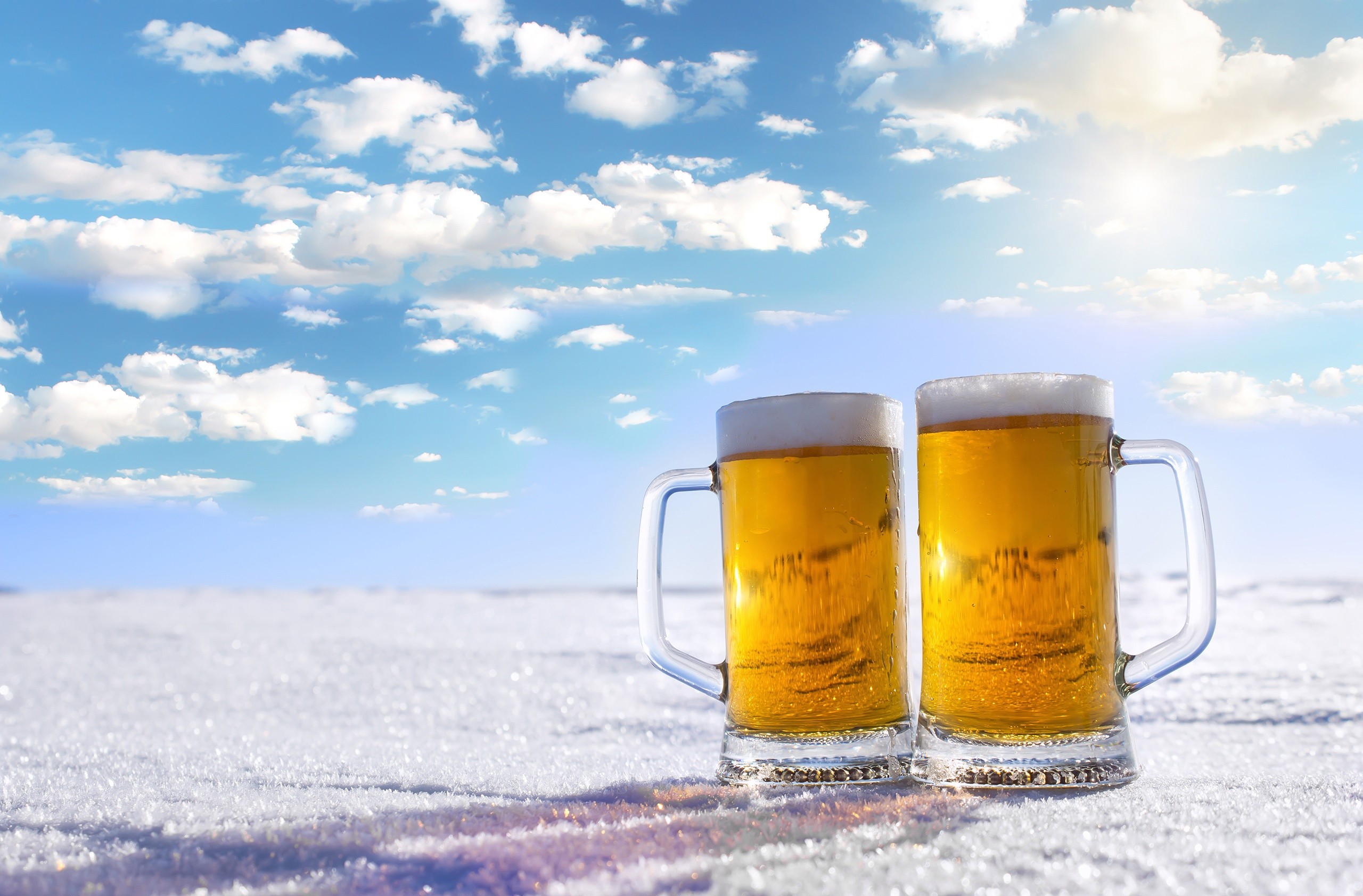 General 2560x1684 snow cold beer clouds alcohol drinking glass food bright