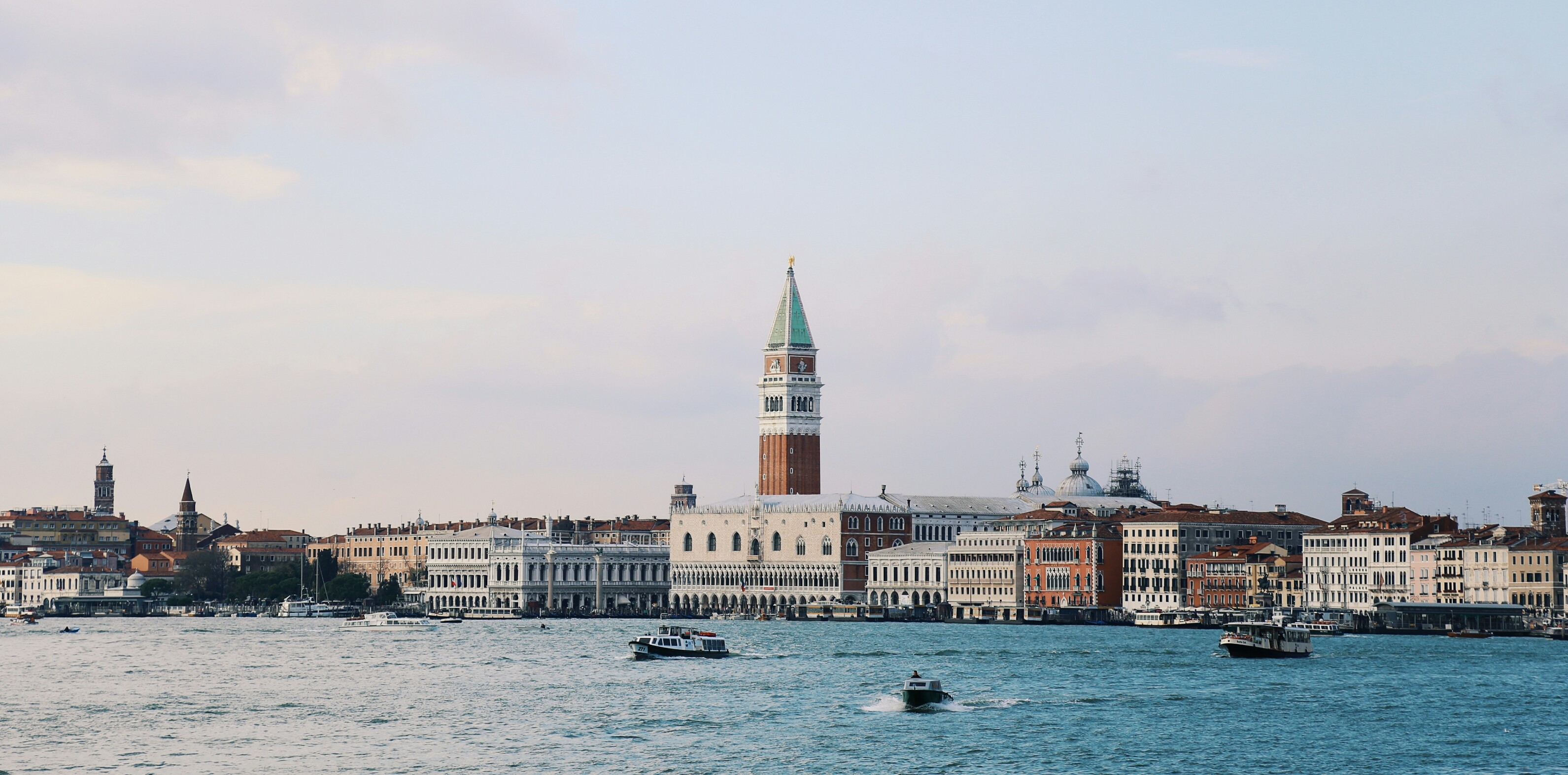 General 3182x1572 skyline architecture sea cityscape boat Venice Italy