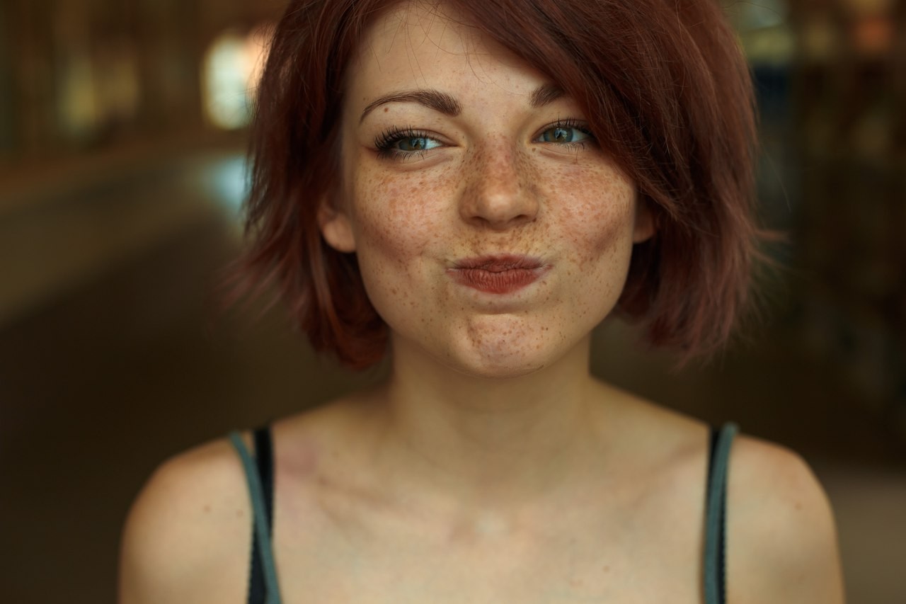 People 1280x853 women redhead freckles looking away green eyes Mayya Giter face closeup portrait actress