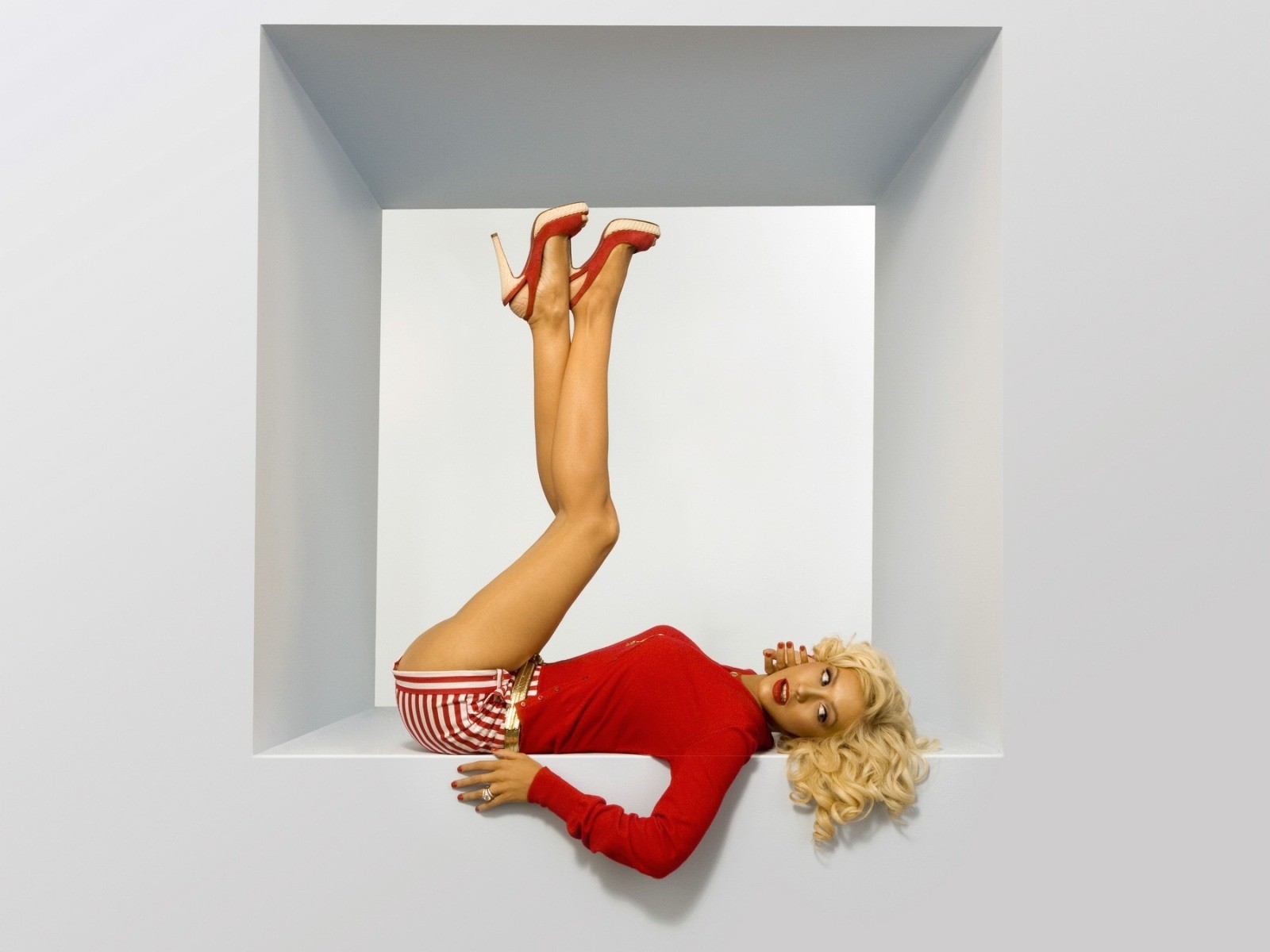 People 1600x1200 women long hair Christina Aguilera legs up high heels blonde singer celebrity legs heels red heels women indoors indoors model