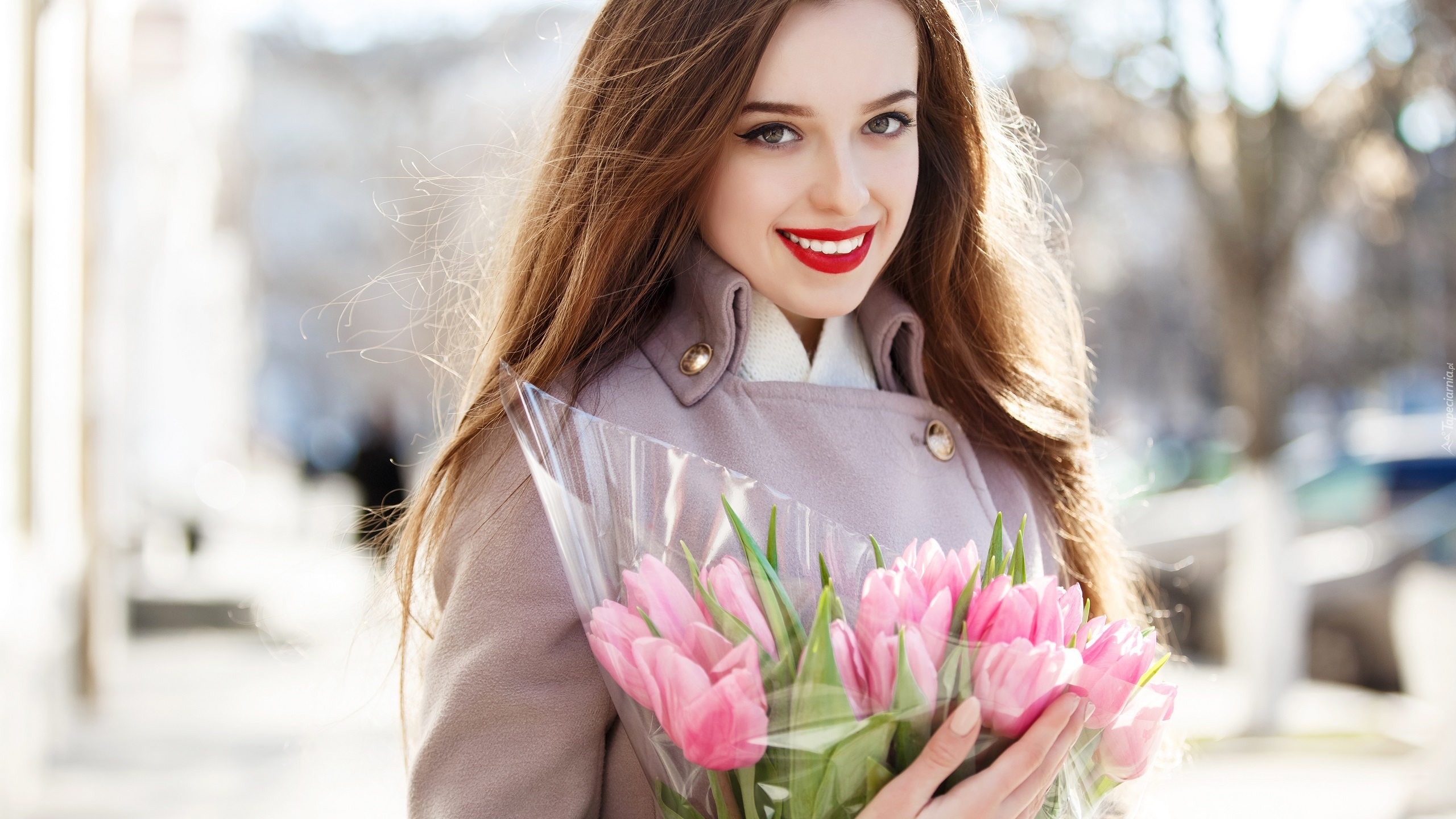 People 2560x1440 coats model women outdoors brunette smiling grey coat long hair open mouth flowers looking at viewer bokeh red lipstick Ivan Proskurin glamour overcoats tulips classy glamour girls Anna Konic women closeup