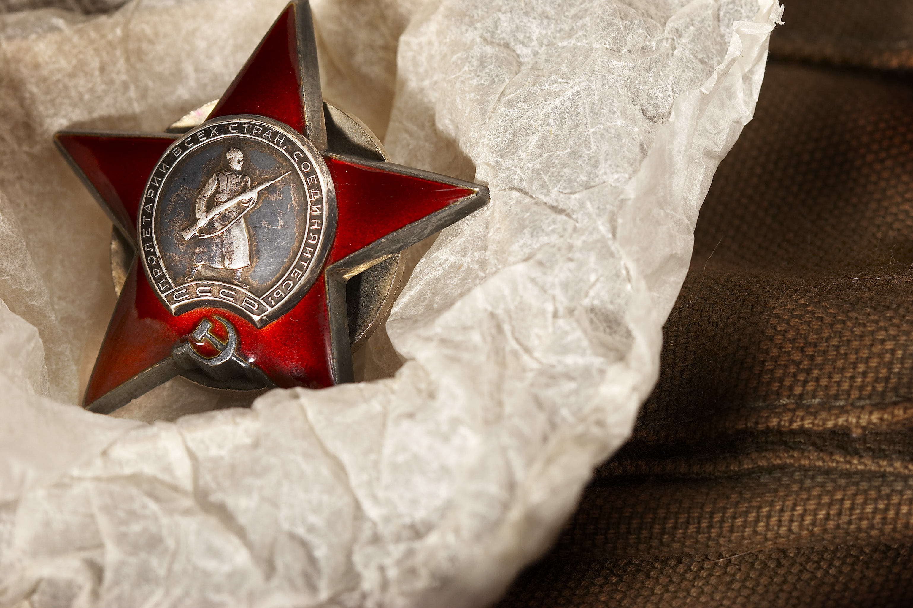 General 3077x2048 USSR red star metal red Soviet Army closeup