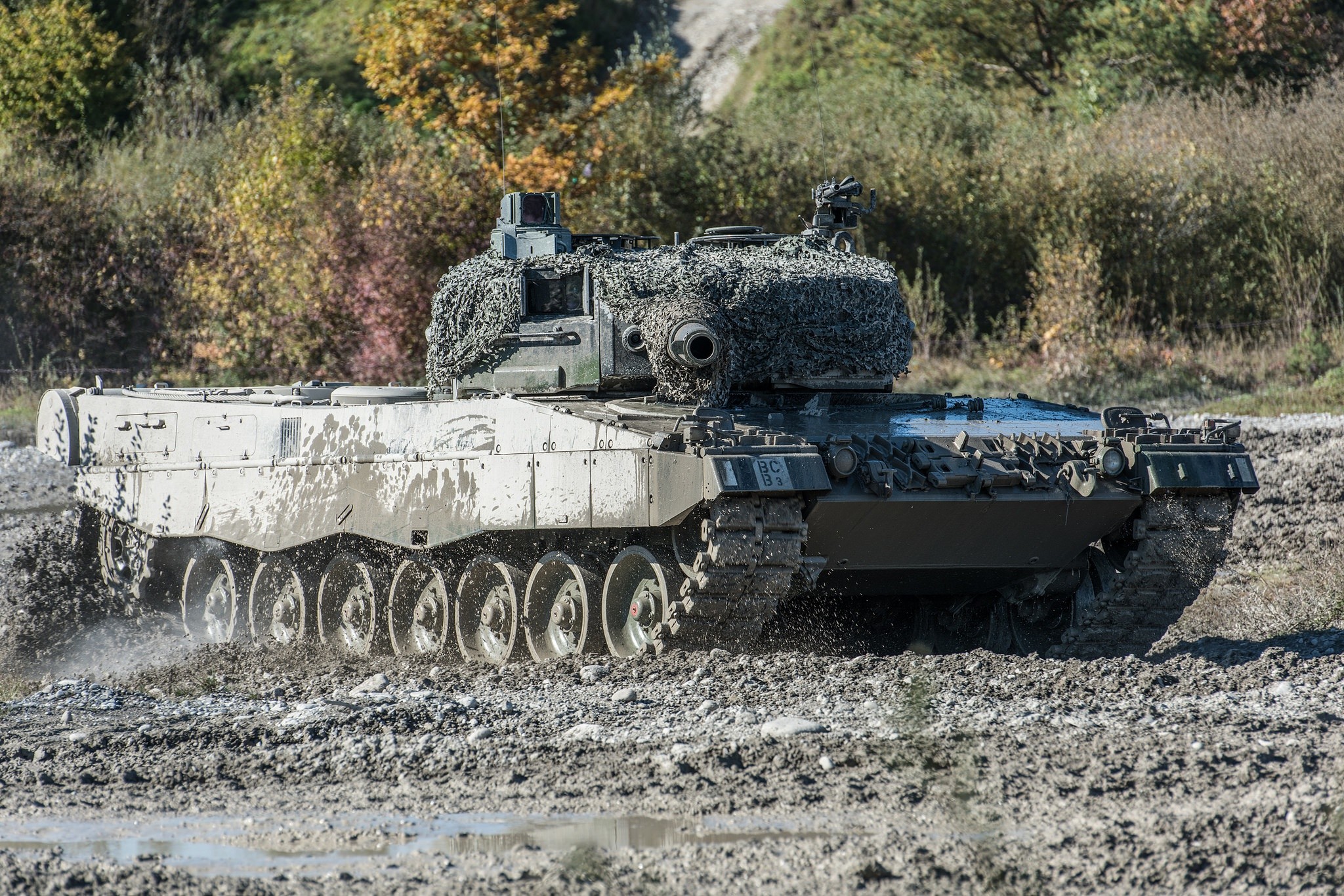 General 2048x1366 tank military vehicle Leopard 2