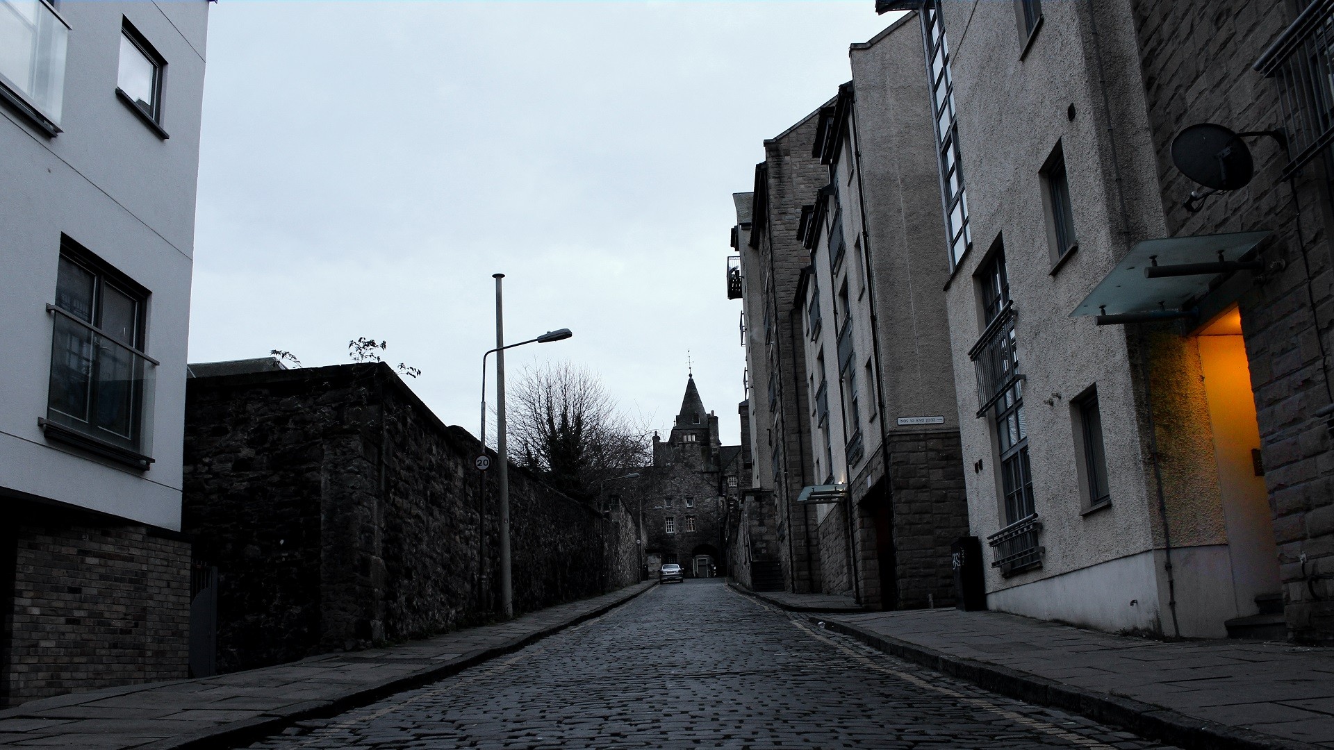 General 1920x1080 Edinburgh alleyway light bulb clouds overcast Scotland trash